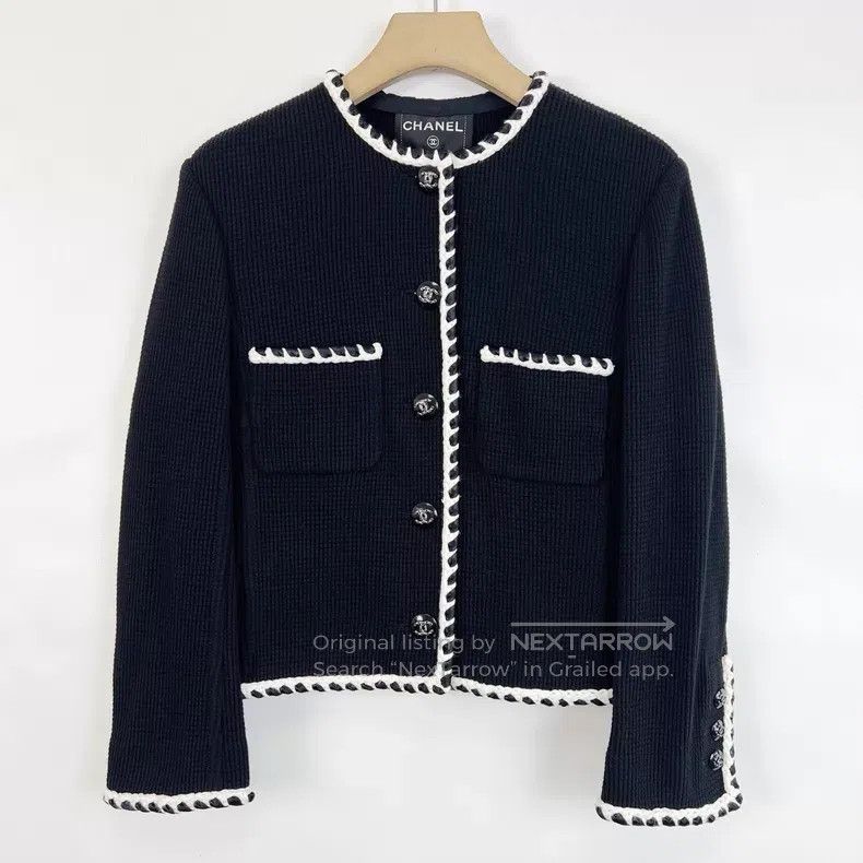 Chanel Chanel Early Spring Vacation Series Black and White waffe Size XS / US 0-2 / IT 36-38 - 1 Thumbnail