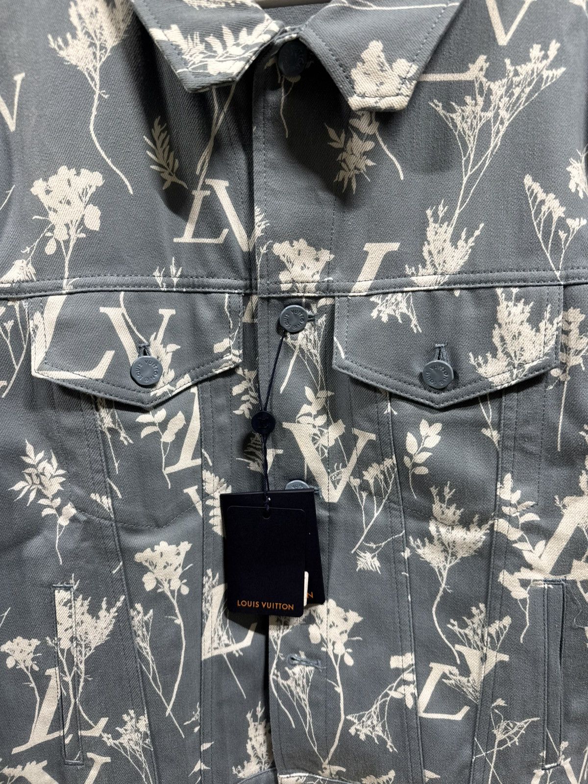 Louis Vuitton Louis Vuitton Lead Printed Denim Jacket NEW 3500$ Size US L / EU 52-54 / 3 - 2 Thumbnail