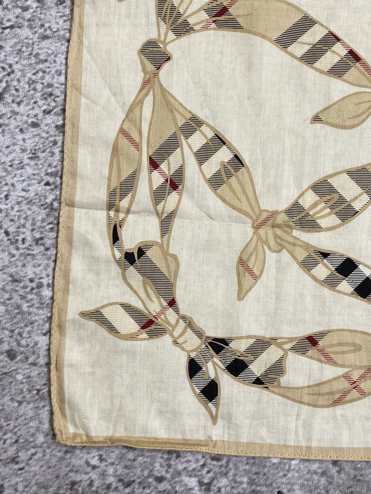 Burberry Burberry Handkerchief / Bandana / Neckerchief Size ONE SIZE - 4 Thumbnail