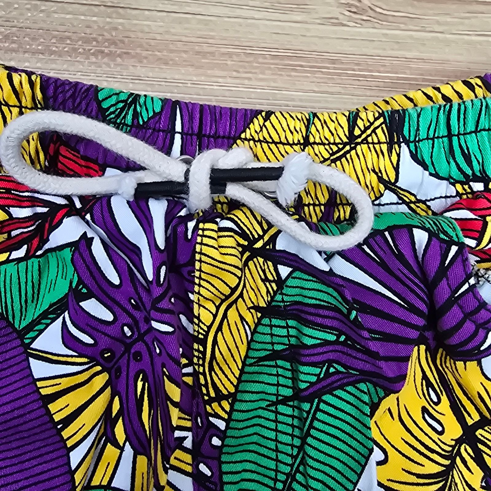 Other Good Vibes Shorts Sz Medium Multicolor Floral Tropical Print Size US 26 / EU 42 - 2 Thumbnail