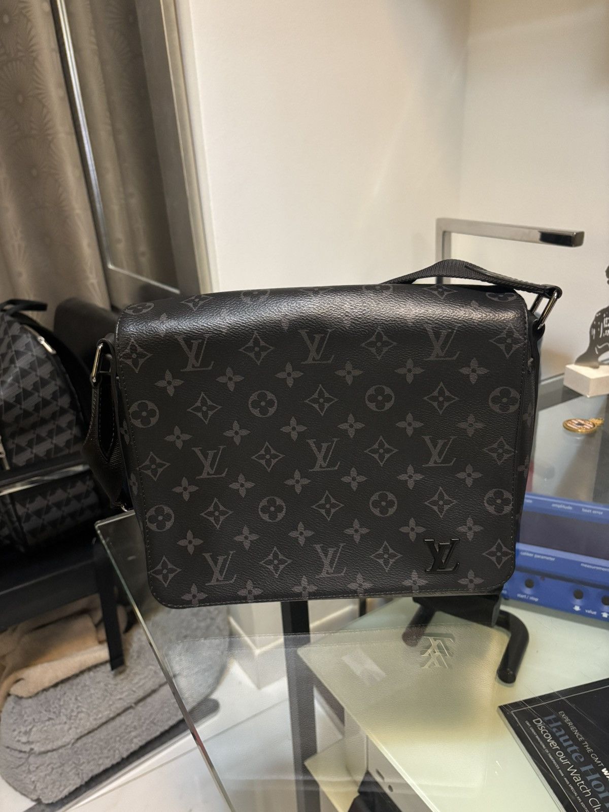 Louis Vuitton Louis vuitton district PM bag Size ONE SIZE - 1 Thumbnail