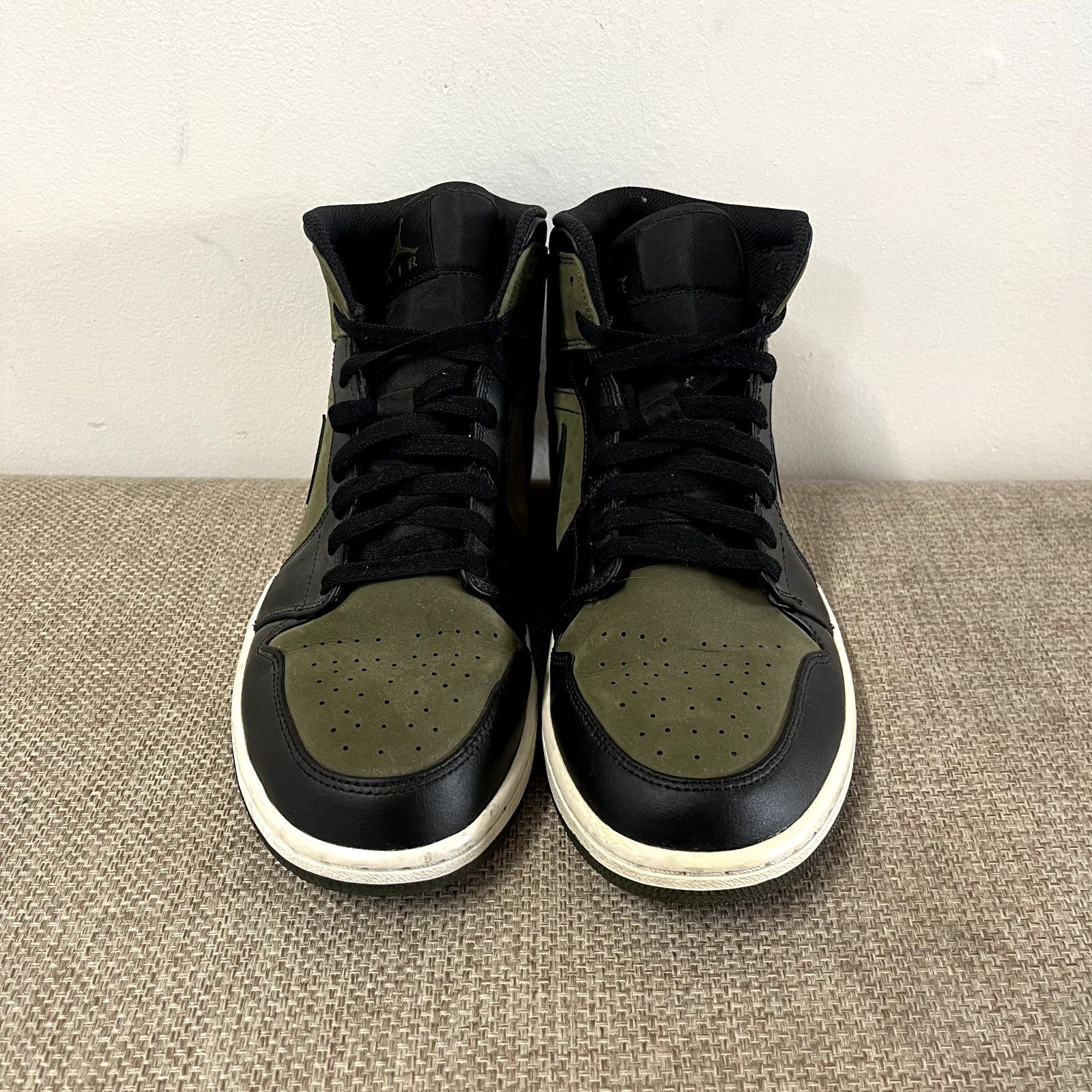Jordan Brand Air Jordan 1 Mid Olive Canvas Size 11M/ Preowned No Box i Size US 11 / EU 44 - 2 Thumbnail