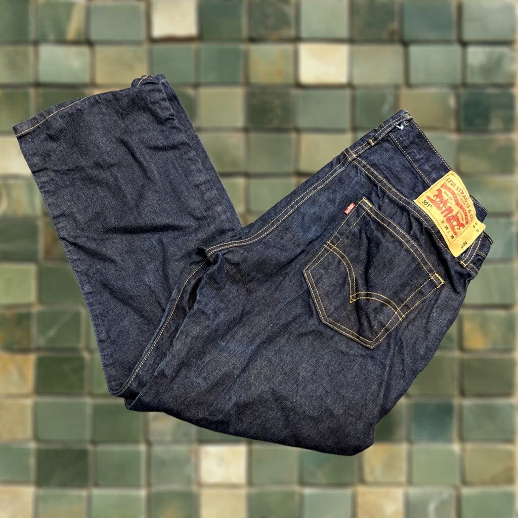 Levi's VINTAGE Levi's 501 Jeans 90s-2000s Mens Button-Fly Red Tab 36x30 Keychain Logo 5-Pocket Denim Blue Straight Size US 36 / EU 52 - 1 Thumbnail