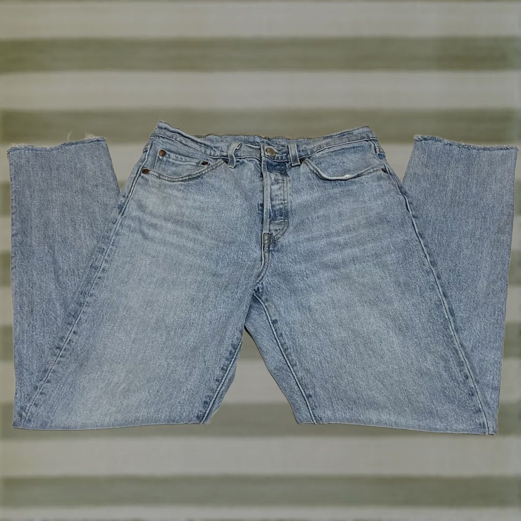 Levi's Levi's 501 Skinny Jeans Womens Blue Light Wash Denim 27 Skinny 5-Pocket Distressed Stretch Cropped 27.5in Inseam Regular Size 27 Size 27" / US 4 / IT 40 - 1 Thumbnail