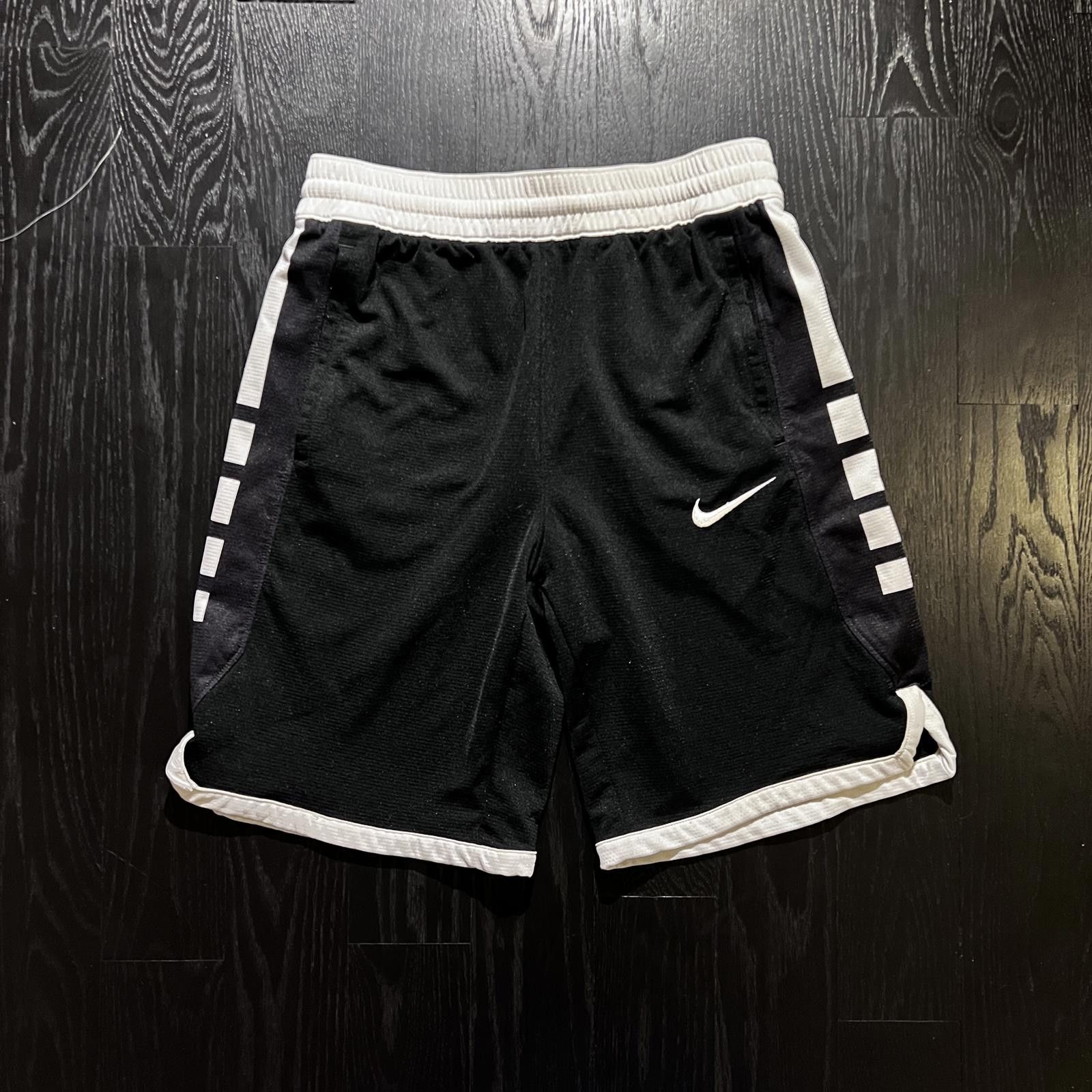 Nike Nike Elite Shorts Black White Size US 28 / EU 44 - 1 Thumbnail