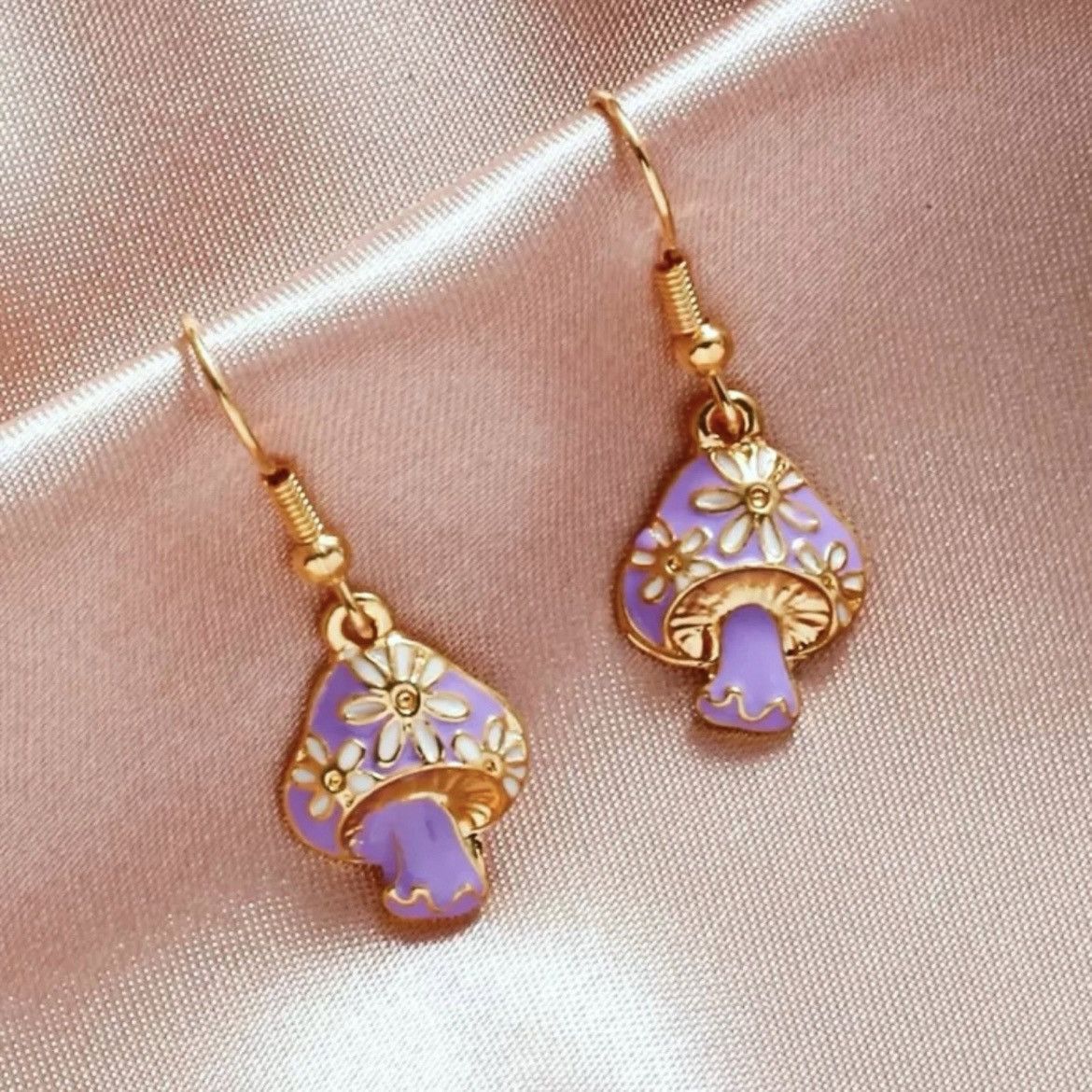 Other Gold Tone Purple Enamel Mushroom Floral Cute Dangle Earrings Size ONE SIZE - 8 Thumbnail