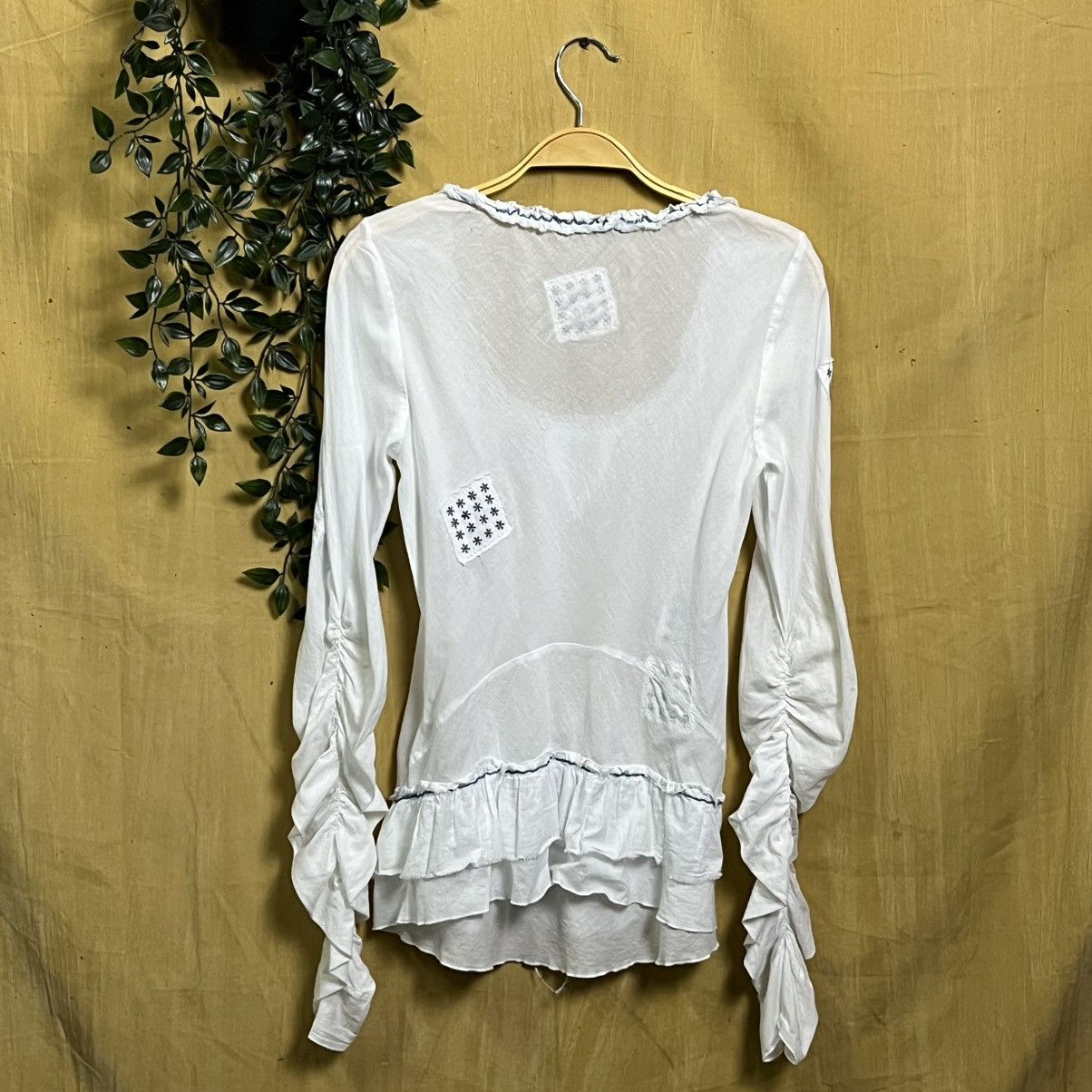 Marithe + Francois Girbaud a24 Marithe Francois Girbaud white rufft blouse Size XS / US 0-2 / IT 36-38 - 2 Thumbnail