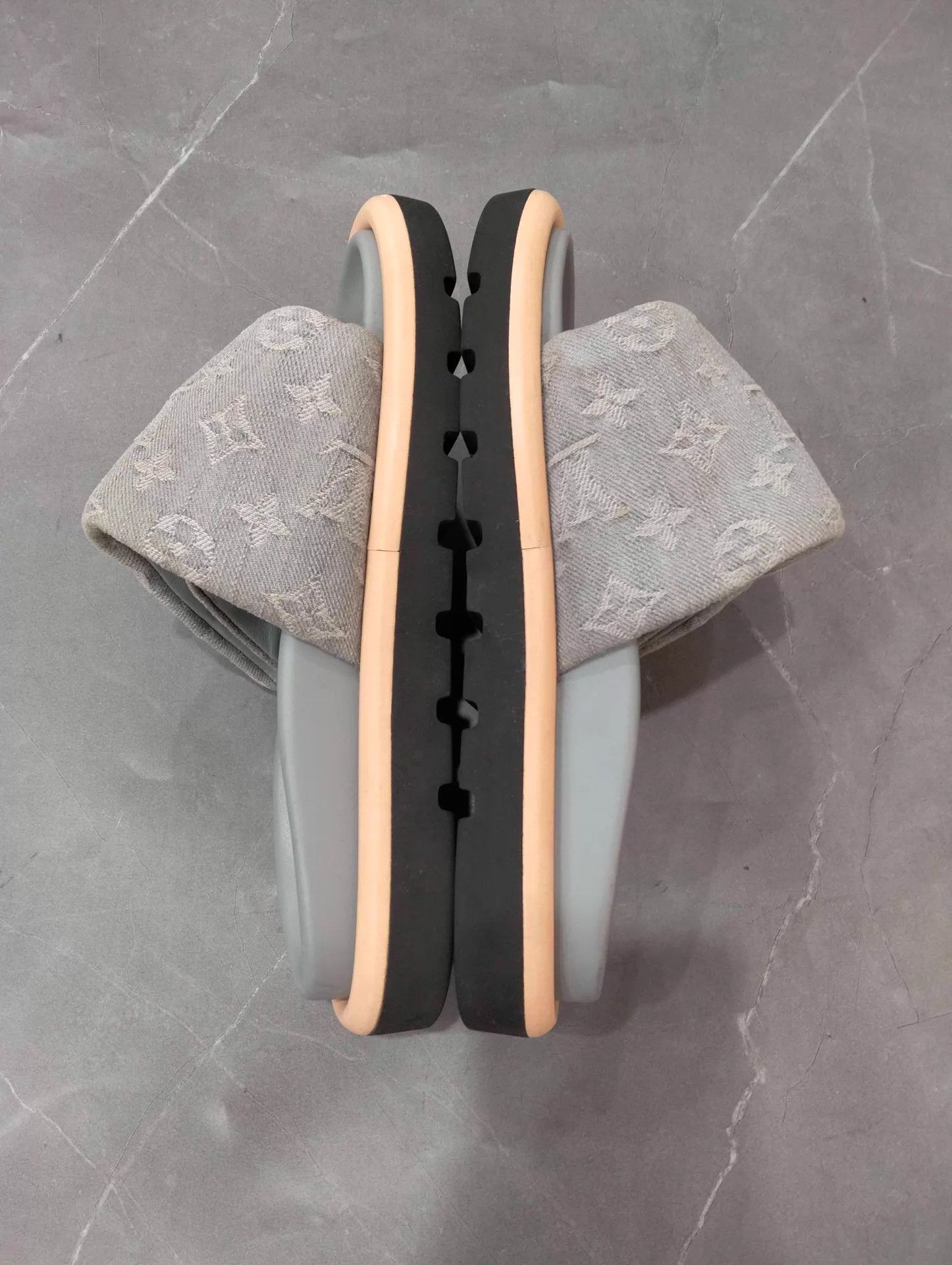 Louis Vuitton Louis Vuitton Denim Slide Sandals EU 35 Size US 4.5 / IT 34.5 - 2 Thumbnail