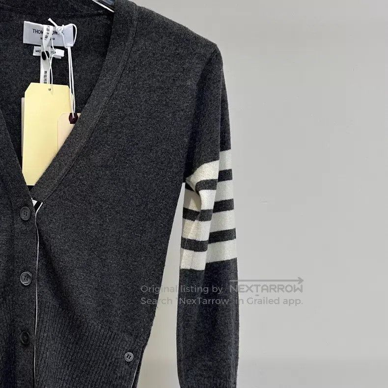Thom Browne Thom Browne Classic Cashmere Cardigan in Medium Grey Size XS / US 0-2 / IT 36-38 - 2 Thumbnail