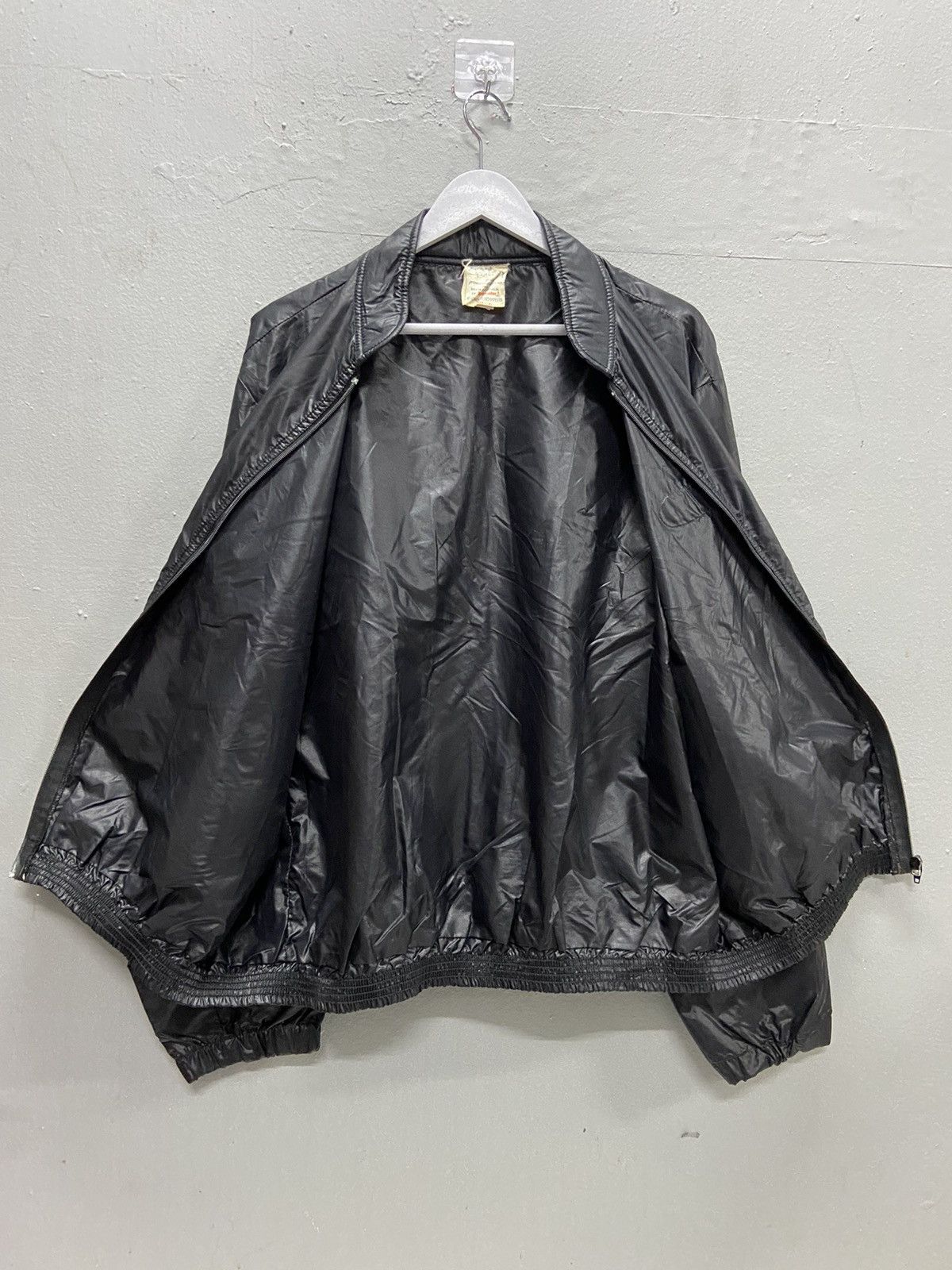 Vintage VINTAGE WYNN’S OIL LIGHT JACKET Size US XL / EU 56 / 4 - 7 Thumbnail