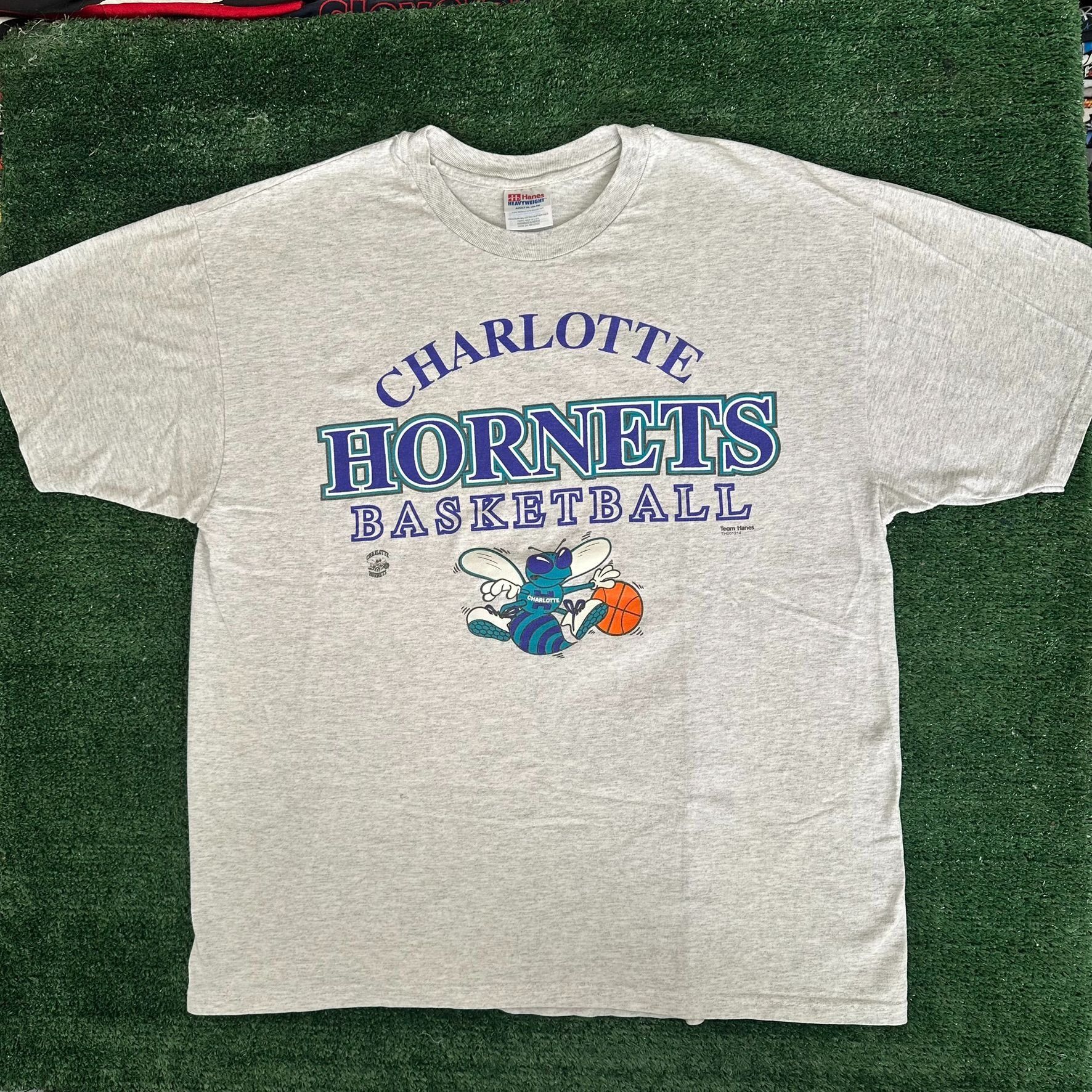 Vintage Vintage 90s Charlotte Hornets T-Shirt Gray NBA Basketball Te Size US XL / EU 56 / 4 - 1 Thumbnail