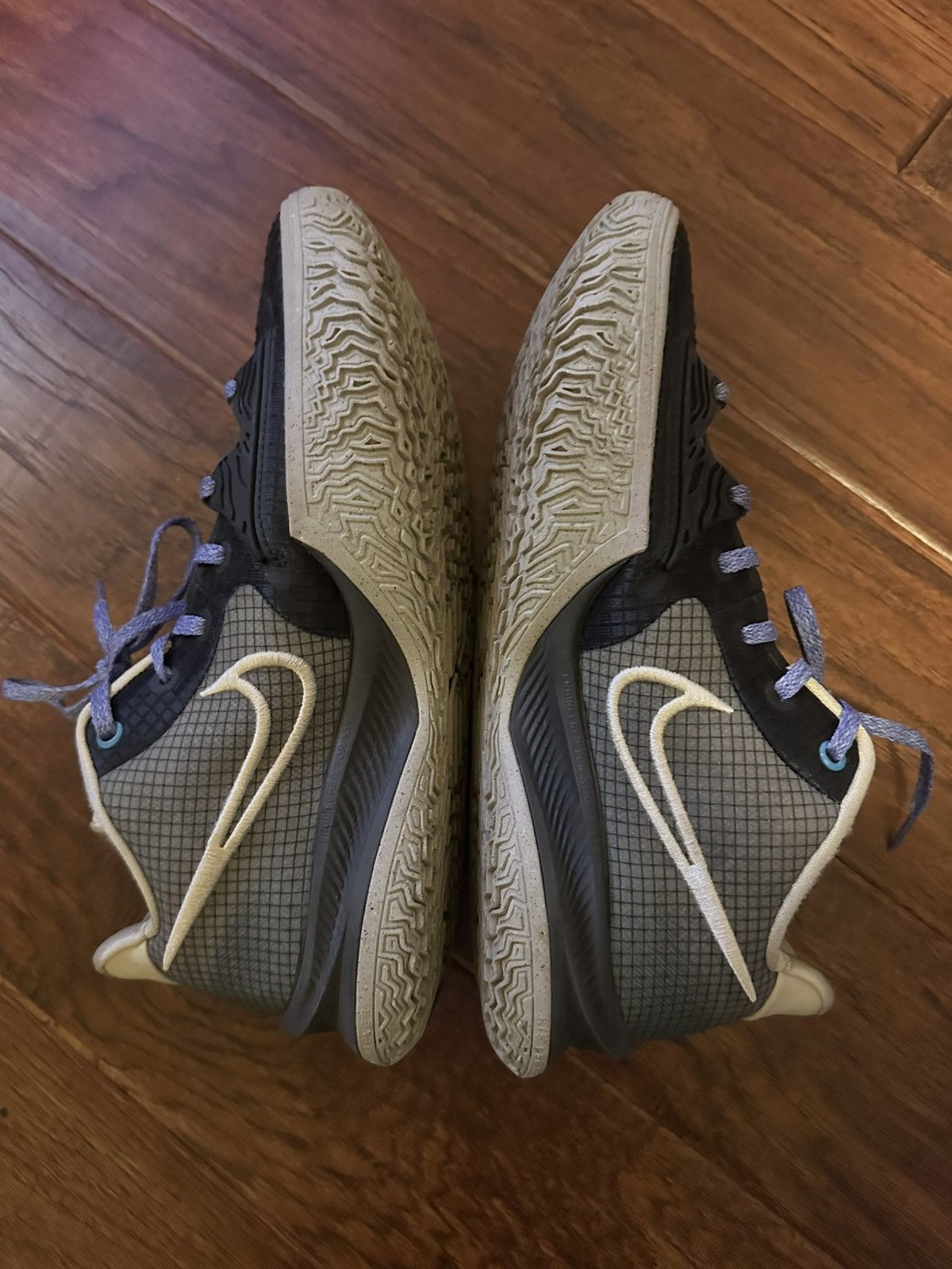Nike Nike Kyrie 4 Low Black Grey Rattan Size US 10 / EU 43 - 4 Thumbnail