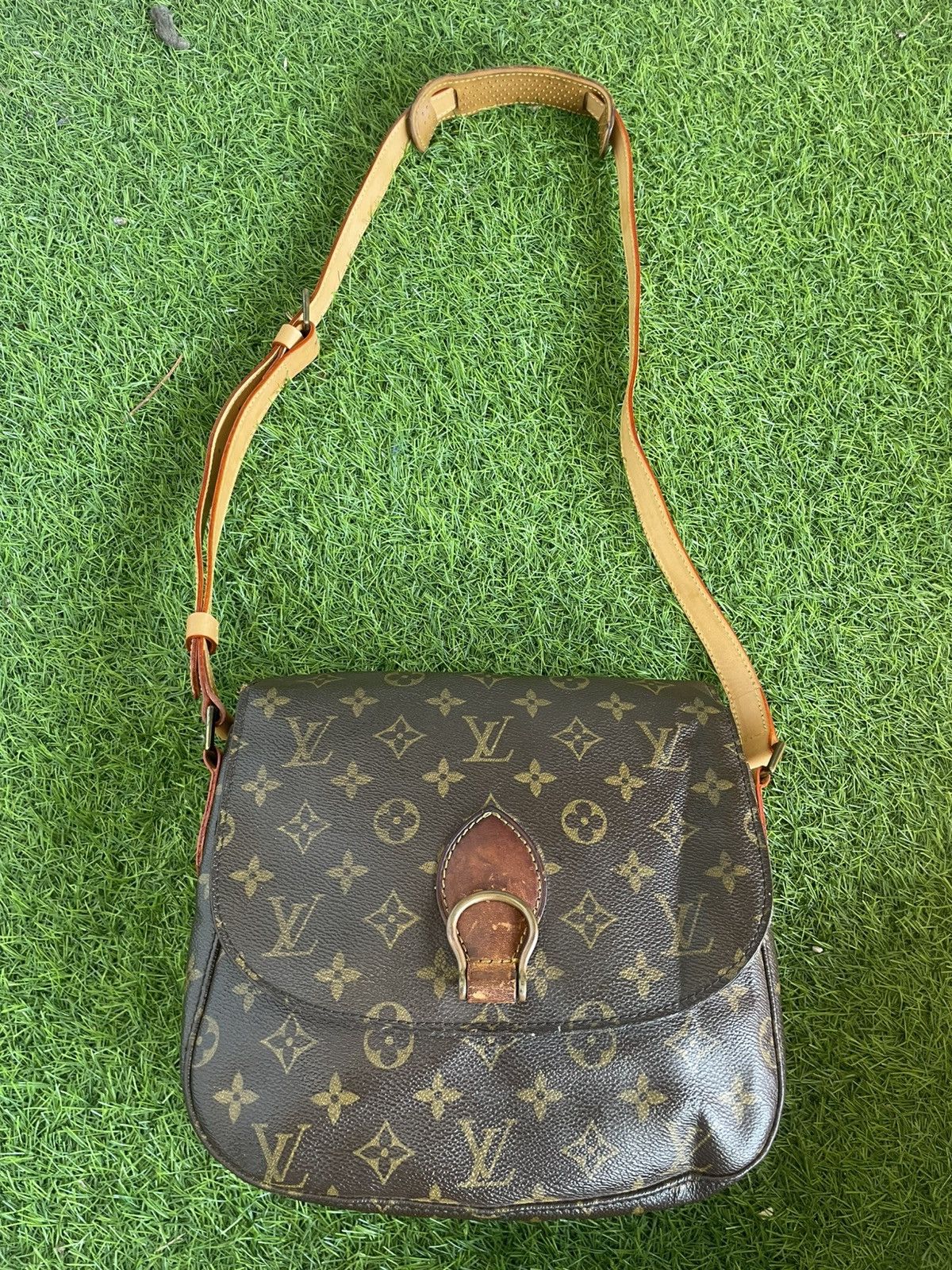 Louis Vuitton Authentic LOUIS VUITTON Saint Cloud GM Shoulder Bag Size ONE SIZE - 6 Thumbnail