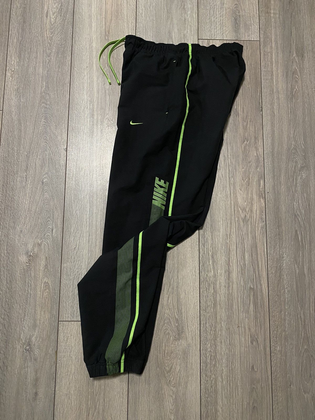 Nike Vintage Nike Track Pants Nylon Baggy Double Swoosh Joggers Size US 30 / EU 46 - 2 Thumbnail