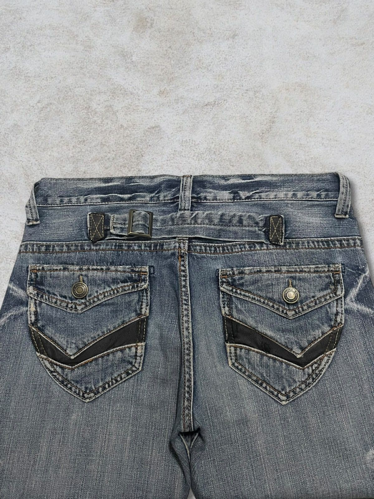 Undercover Vintage Japanese Whisker Wash Buckle Back Ripped Loose Jeans Size US 32 / EU 48 - 4 Thumbnail