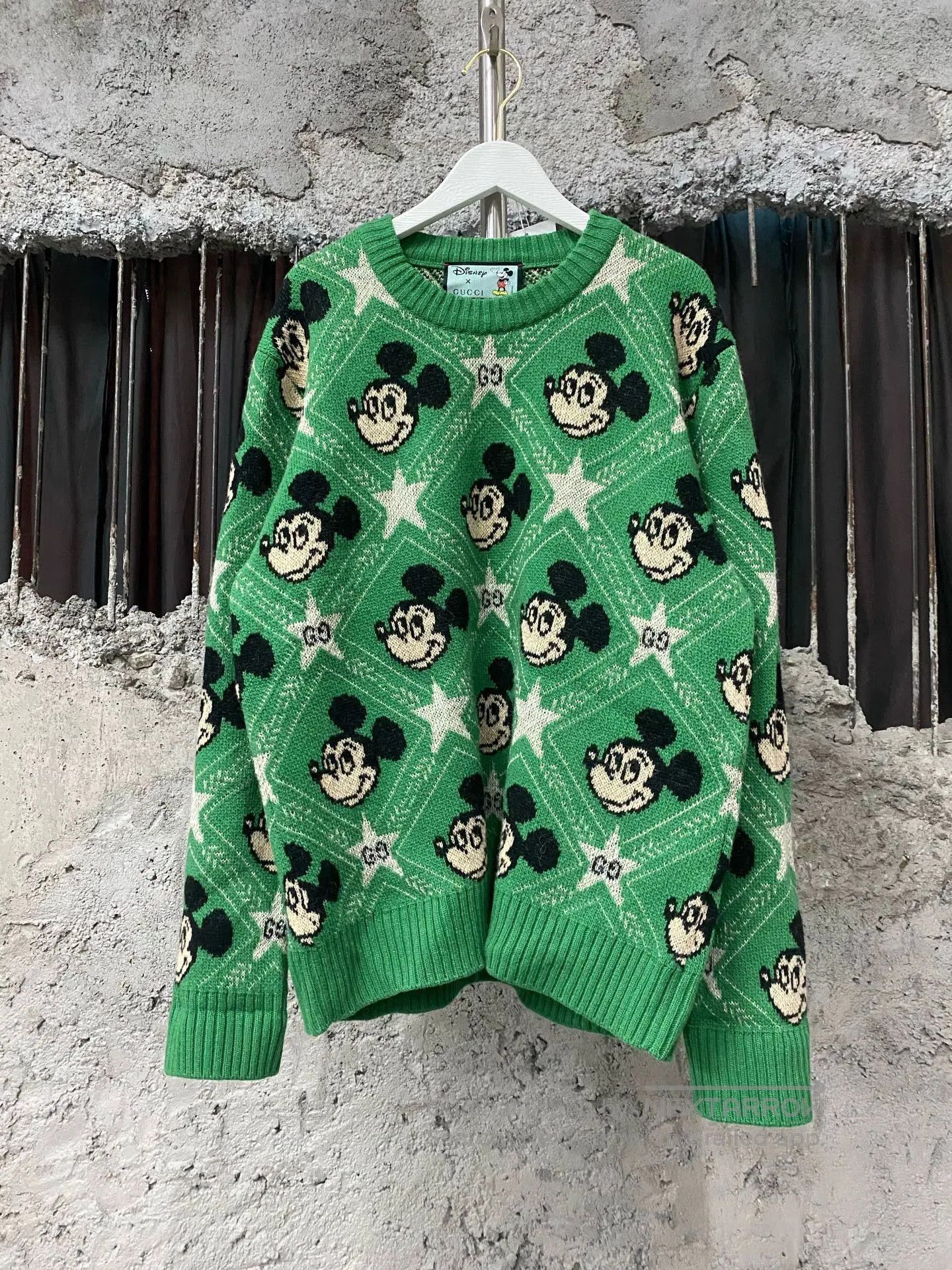 Gucci Green Mickey Mouse Star Pattern Knit Sweater. Size US S / EU 44-46 / 1 - 1 Thumbnail