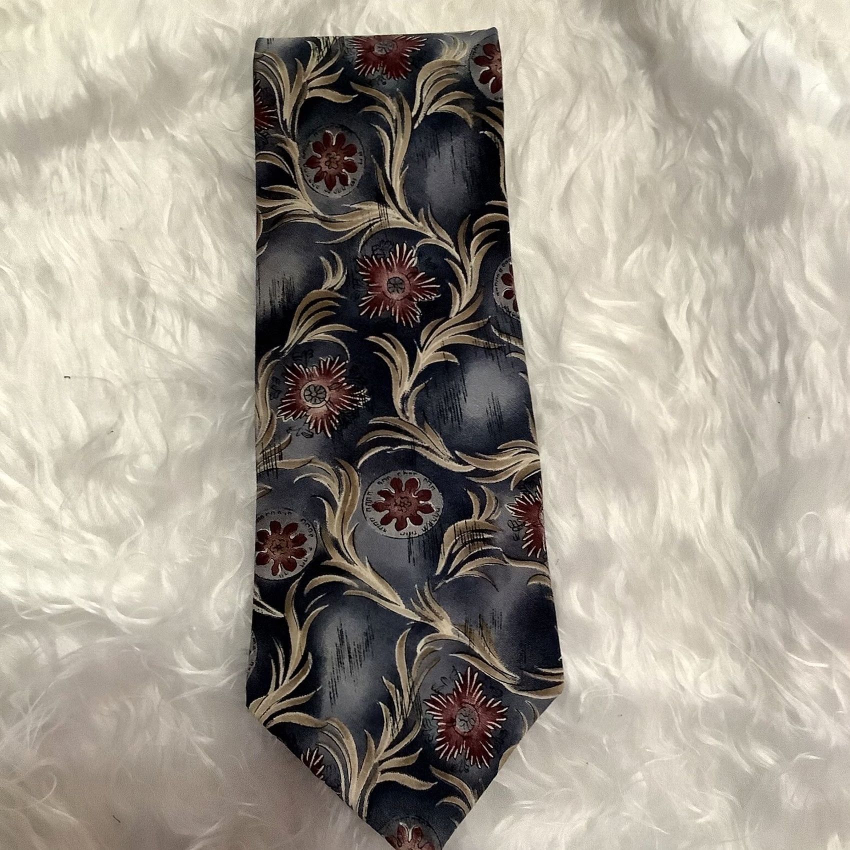 Van Heusen Van Heusen Tie Men 100% Silk Navy Burgundy Classic 57"-60" Geometric Blue Logo USA Vintage No Mens Tie Size ONE SIZE - 2 Thumbnail