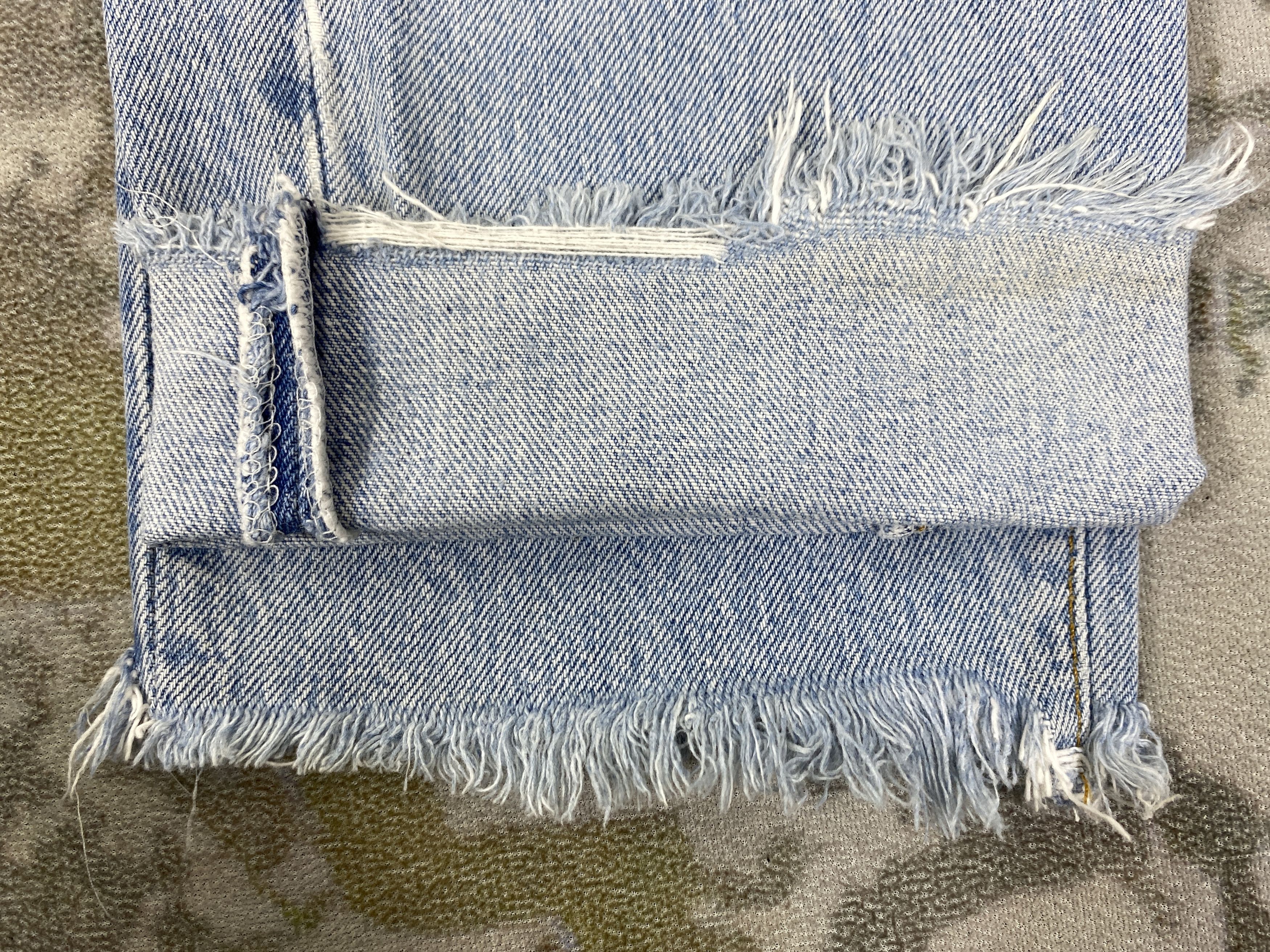 Levi's 90's Light Blue Wash Vintage Levi's 501 USA 25x28 -JN1598 Size US 26 / EU 42 - 14 Thumbnail