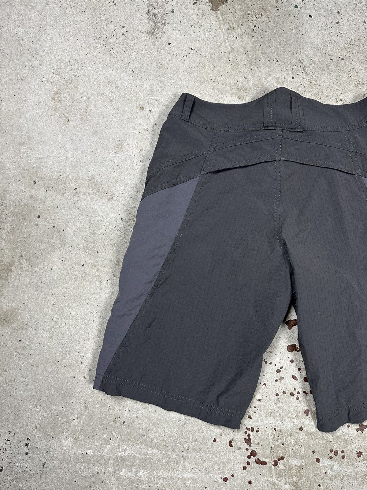 The North Face × Vintage Vintage Y2K The North Face Gray Shorts Outdoor Size US 30 / EU 46 - 12 Thumbnail