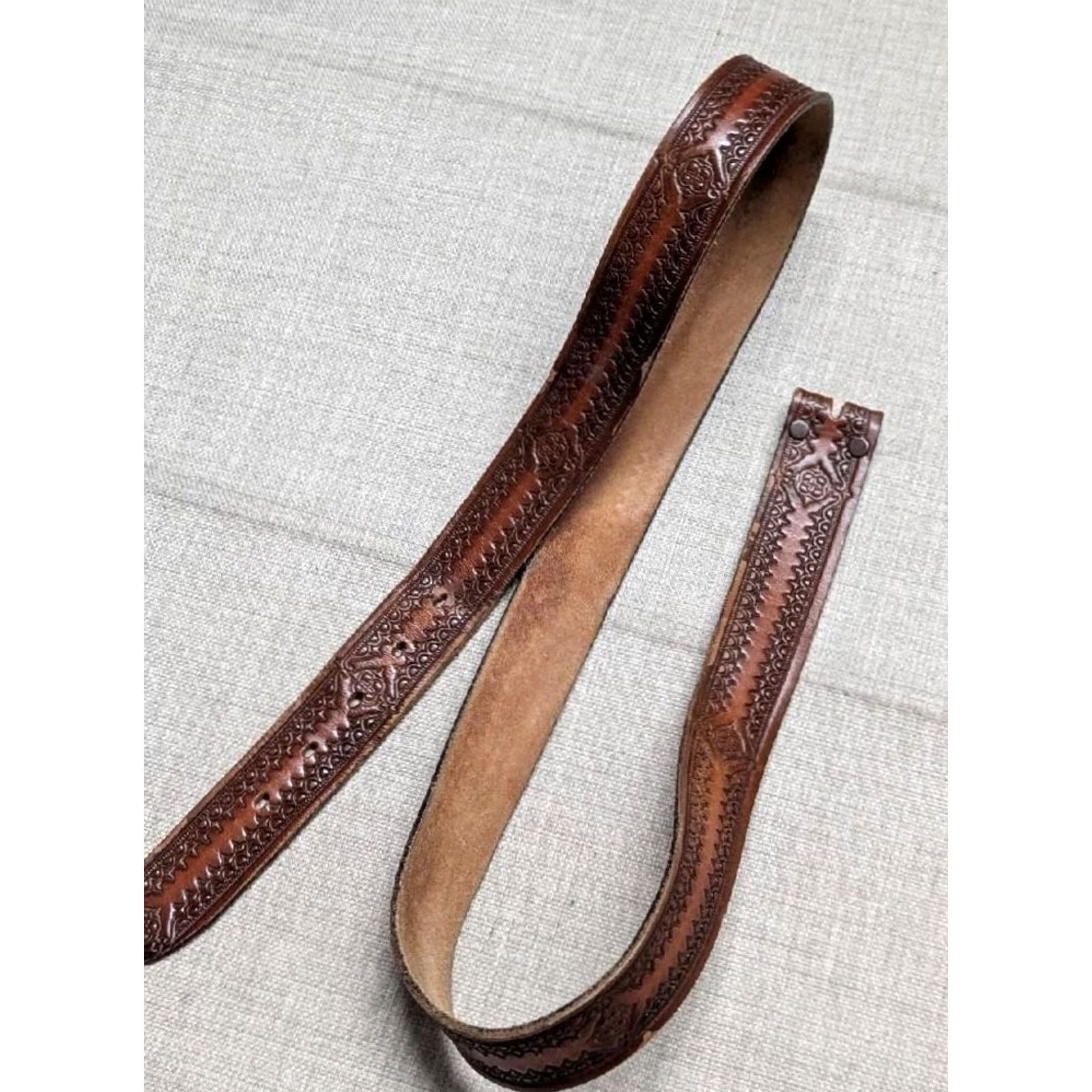 Vintage VINTAGE western belt leather cowhide Geometric handcrafted 44 MEN Adult Buckle belt width 1-1/2" 49" length Brown Size 44 - 3 Thumbnail