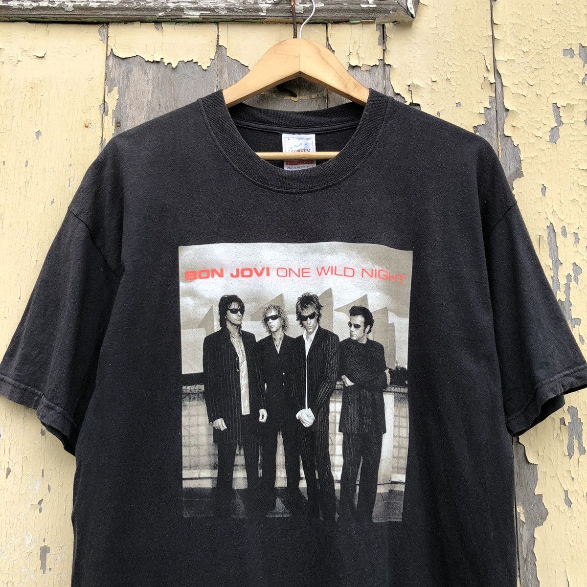 Band Tees Vintage Bon Jovi One Wild Night Tour Tshirt Size US L / EU 52-54 / 3 - 3 Thumbnail