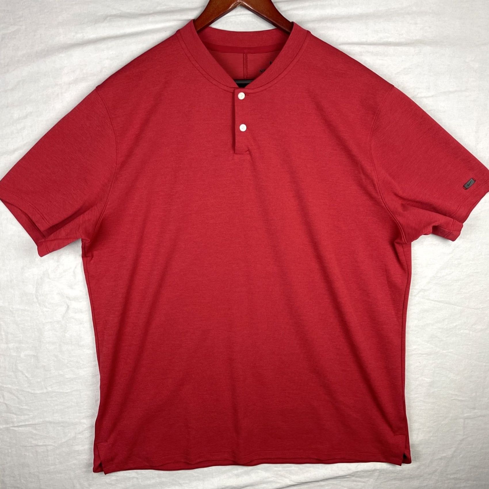 Nike Nike Tiger Woods Polo Shirt Mens XL Red BV1315-687 Polo Shirt Xl Red Nike Tiger Woods Polo Shirt Mens XL Red BV1315-687 Size US XL / EU 56 / 4 - 2 Thumbnail