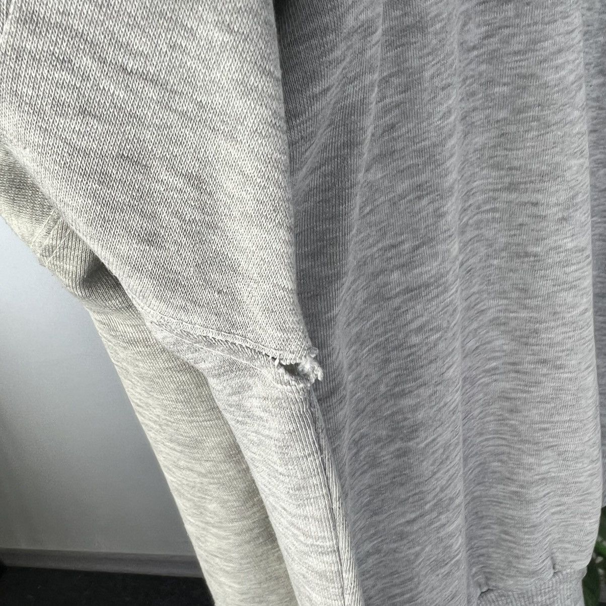 Vintage Vintage Y2K Nike Swoosh Boxy Fit Sweatshirt 90s Style Size US L / EU 52-54 / 3 - 6 Thumbnail
