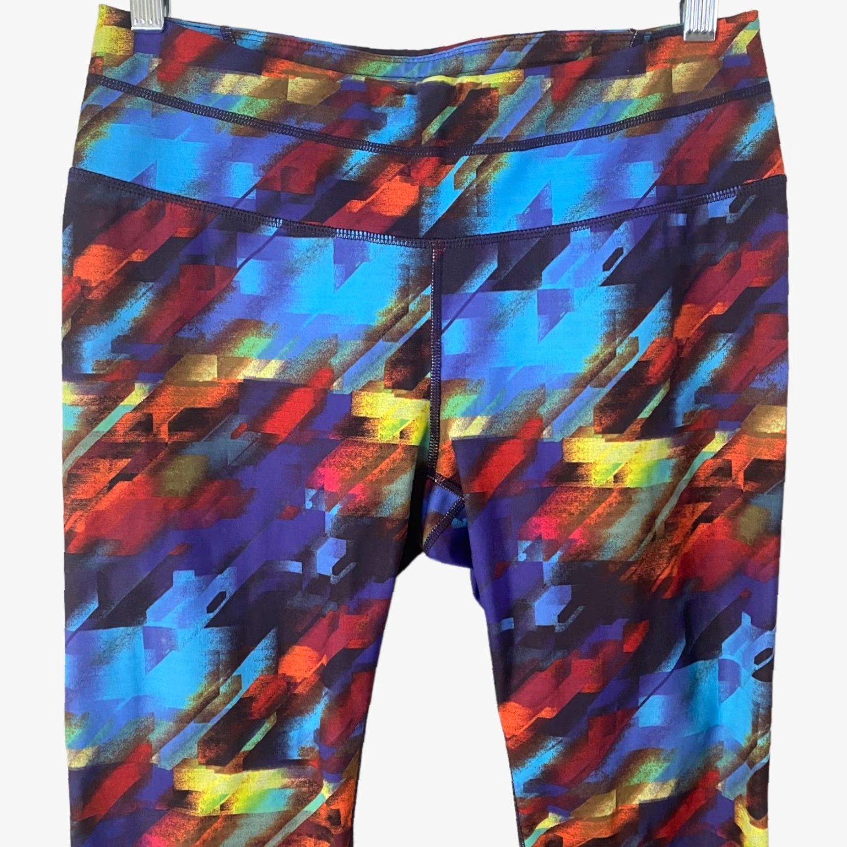 Athleta Athleta Cropped Colorburst Sonar Running Leggings Womens M Athletic Stretch Leggings Color Multicolor Zip Pocket 78% Polyester 22% Lycra Spandex Size 32" / US 10 / IT 46 - 5 Thumbnail