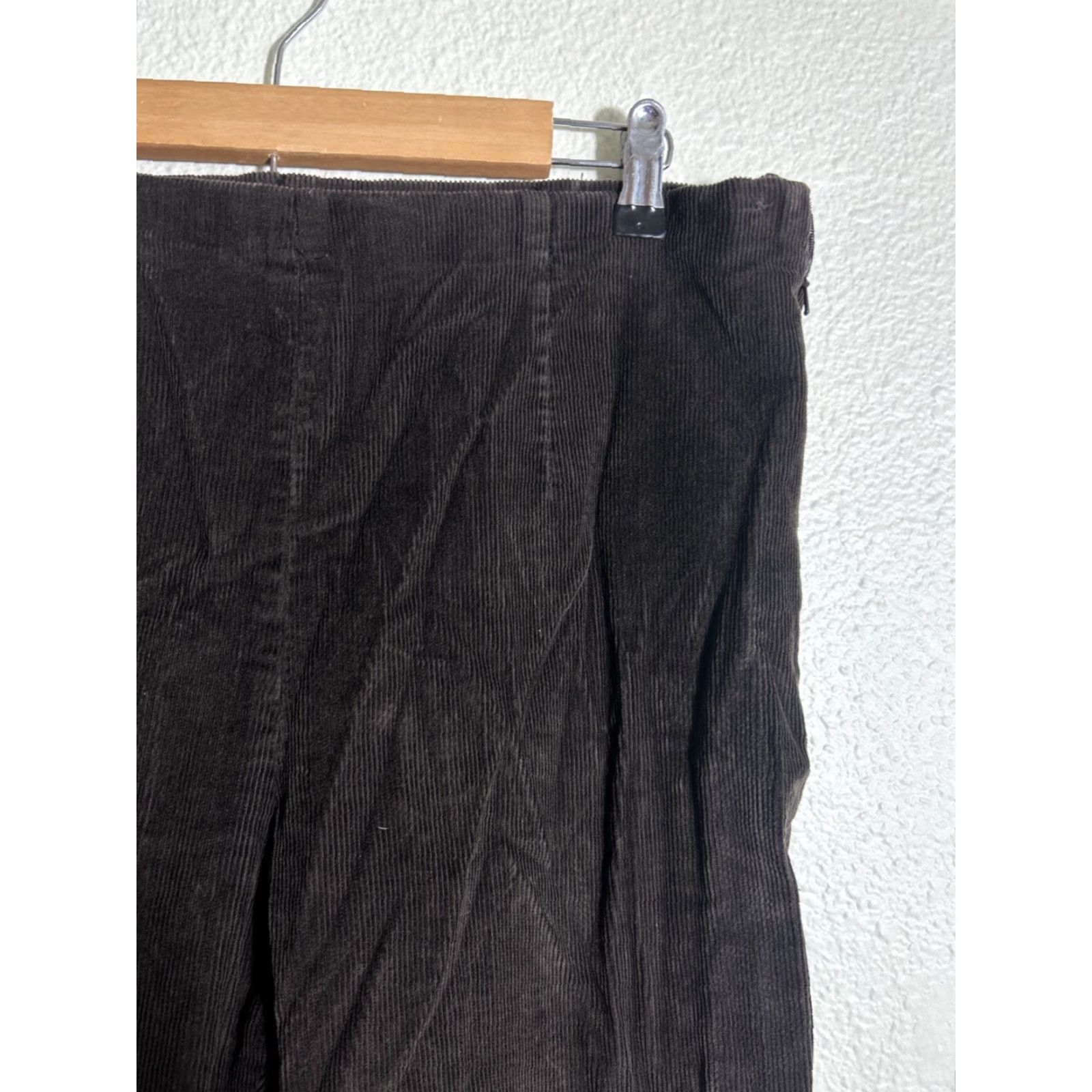 Eddie Bauer Eddie Bauer Women’s Bremerton Fit Corduroy Pants 12 Brown 34x28 Regular Straight 90s Chino Corduroy Vest? Size 34" / US 12 / IT 48 - 5 Thumbnail