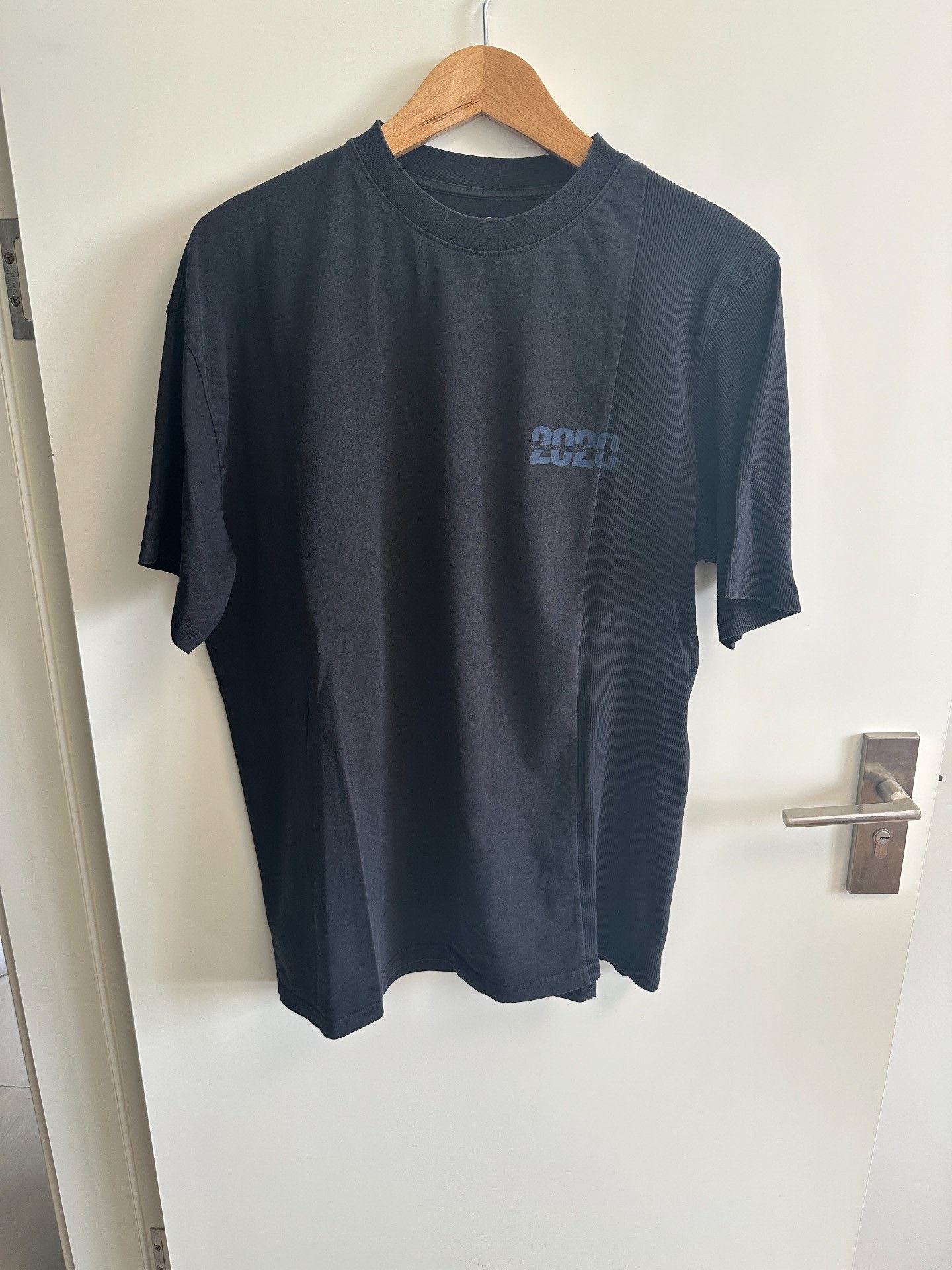 Martine Rose Martine Rose Spliced T-Shirt Size US L / EU 52-54 / 3 - 1 Thumbnail