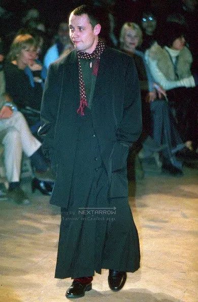 Yohji Yamamoto Yohji Yamamoto Long Unbuttoned Coat Size US S / EU 44-46 / 1 - 3 Thumbnail
