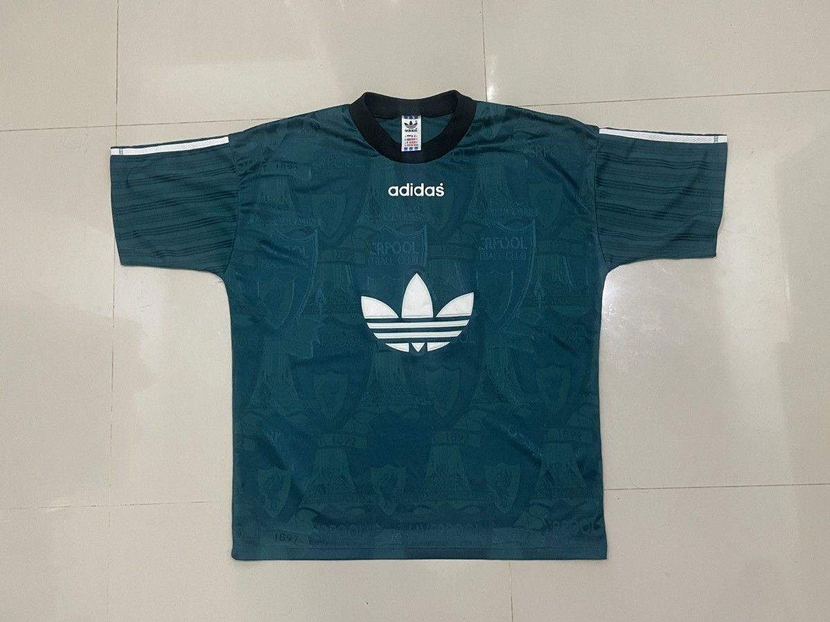 Liverpool Leisure 1995. Big Adidas Logo. OVP Liverpool Logo.