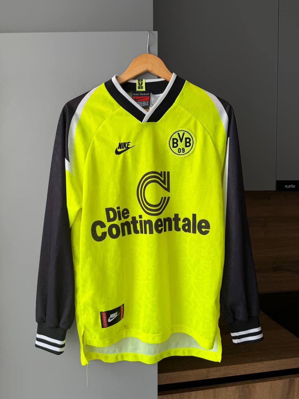 Nike Nike BVB Borussia Dortmund 1996 Longsleeve Soccer Jersey Size US S / EU 44-46 / 1 - 7 Thumbnail