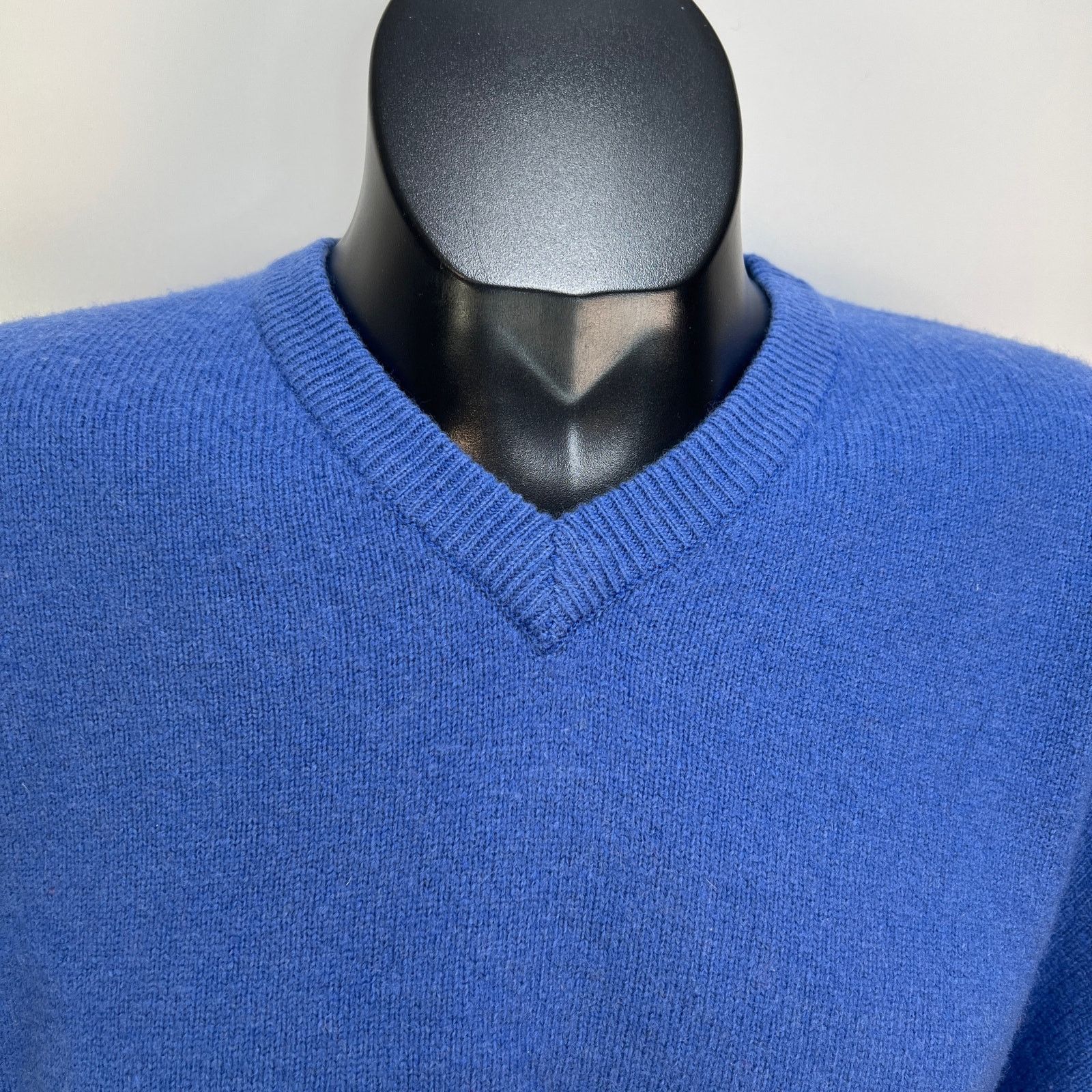 Eddie Bauer × Vintage Eddie Bauer Wool V Neck Sweater Cerulean Blue Pullover Size US M / EU 48-50 / 2 - 4 Thumbnail