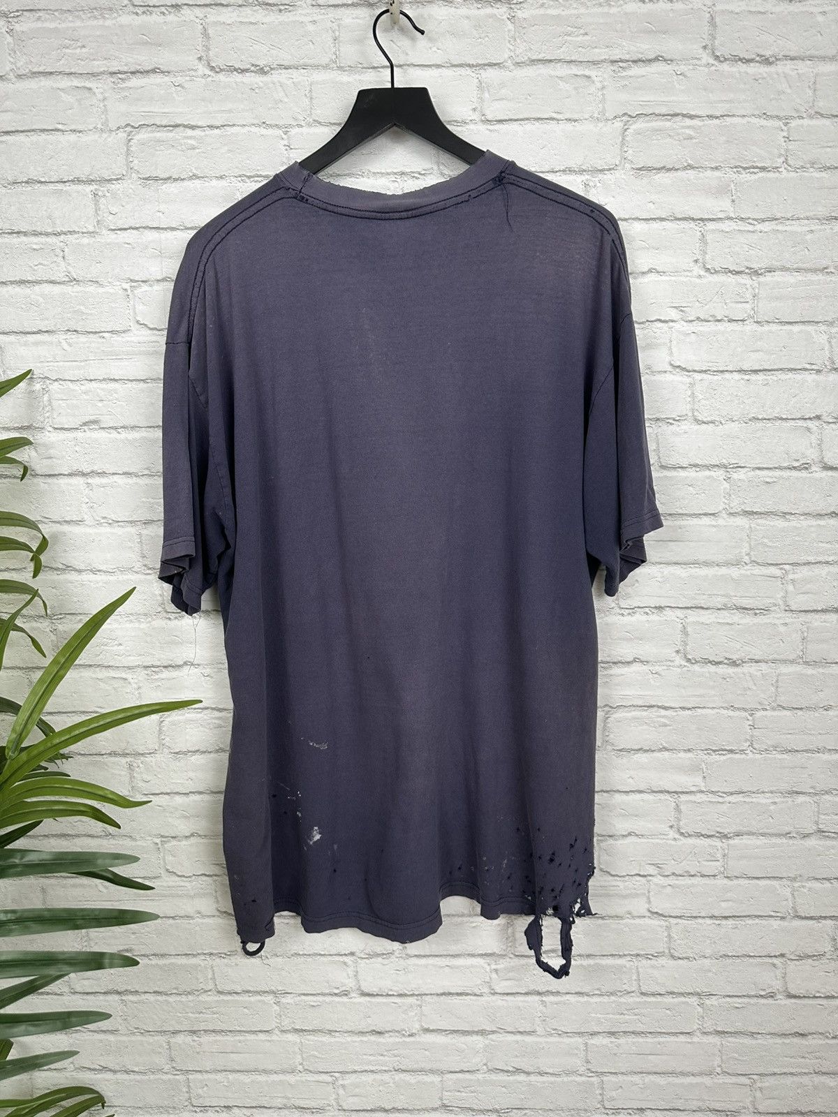 Vintage (3XL) BEAUTIFULLY THRASHED BURN OUT Vintage T Shirt Size US XXL / EU 58 / 5 - 12 Thumbnail