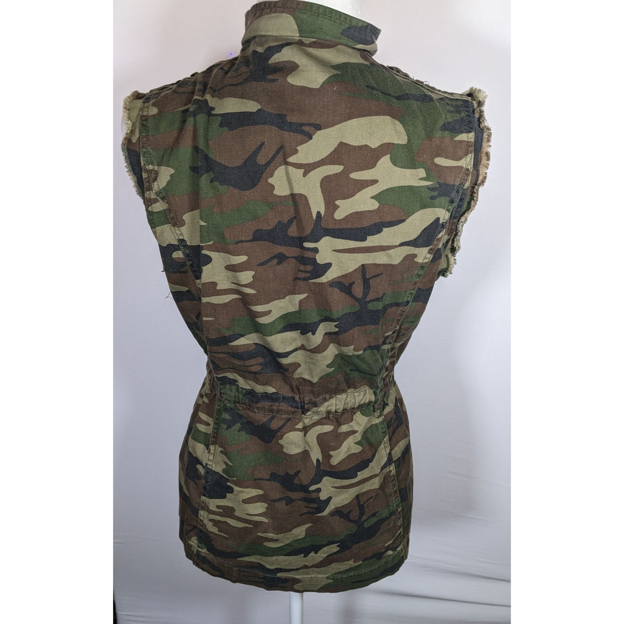 Anthropologie Anthropologie White Crow Camo Studded Utility Vest With Draw Size S / US 4 / IT 40 - 9 Thumbnail