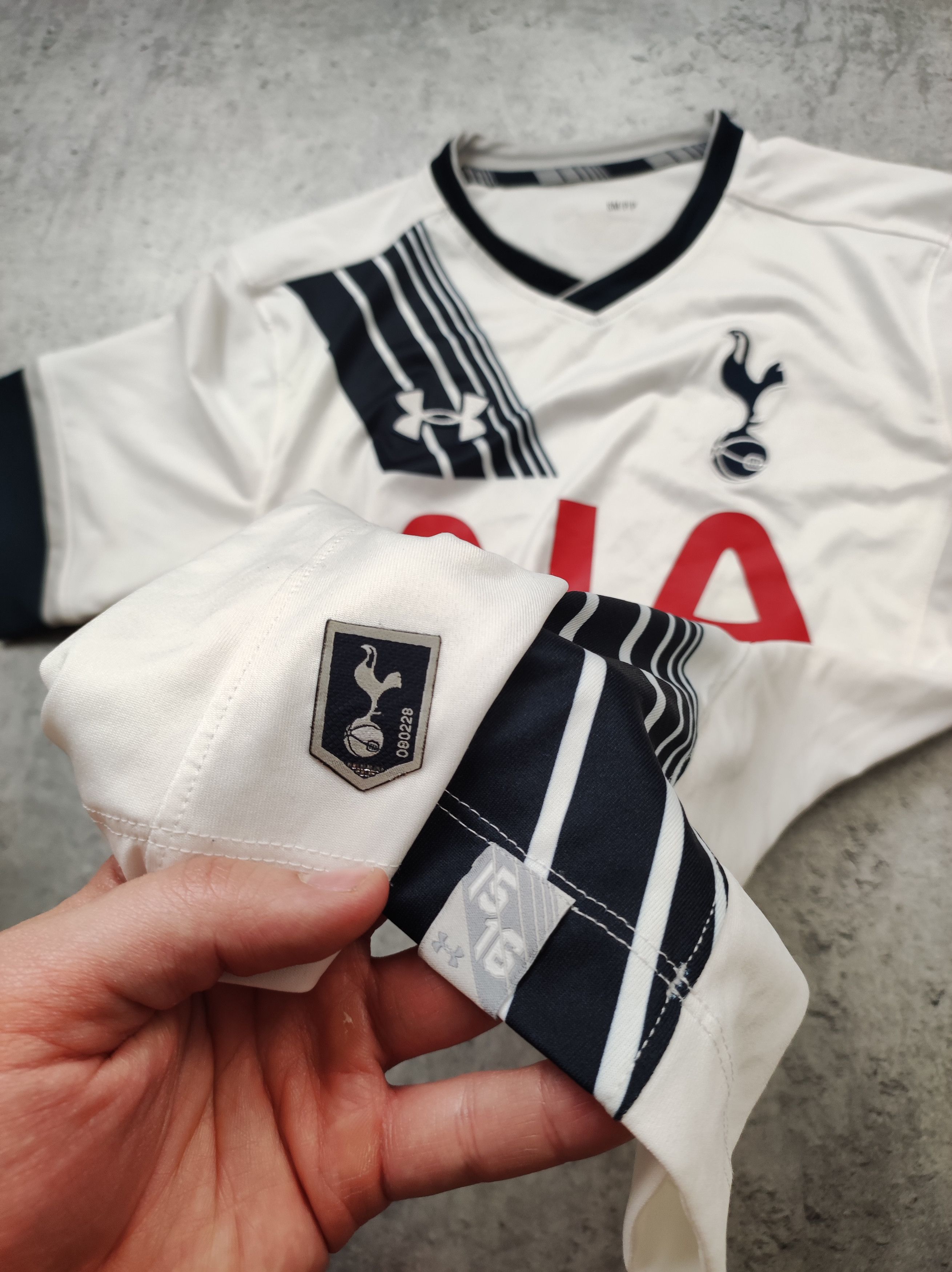 Vintage Tottenham London Hotspurs 2015/16 Home Under Armour Jersey Size US S / EU 44-46 / 1 - 5 Thumbnail
