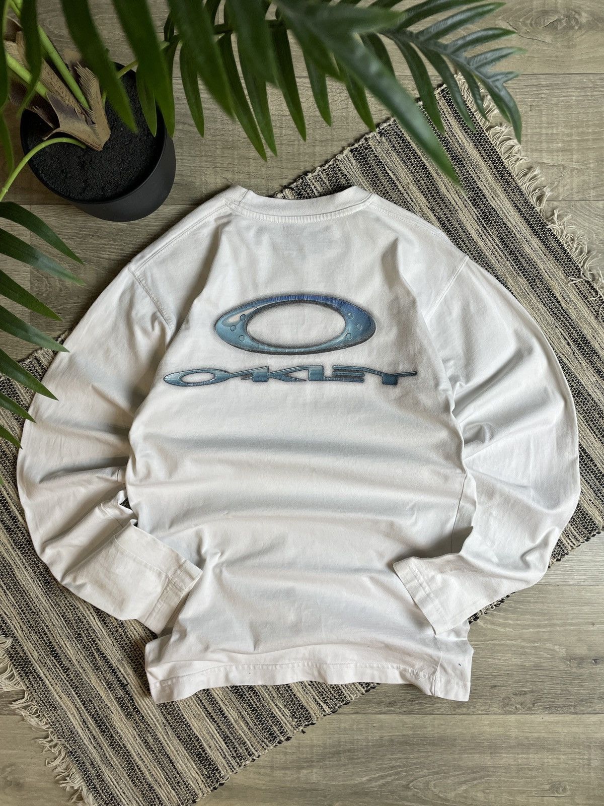 Oakley OAKLEY 00s Big Central Back Logo Longsleeve Shirt Size US S / EU 44-46 / 1 - 1 Thumbnail
