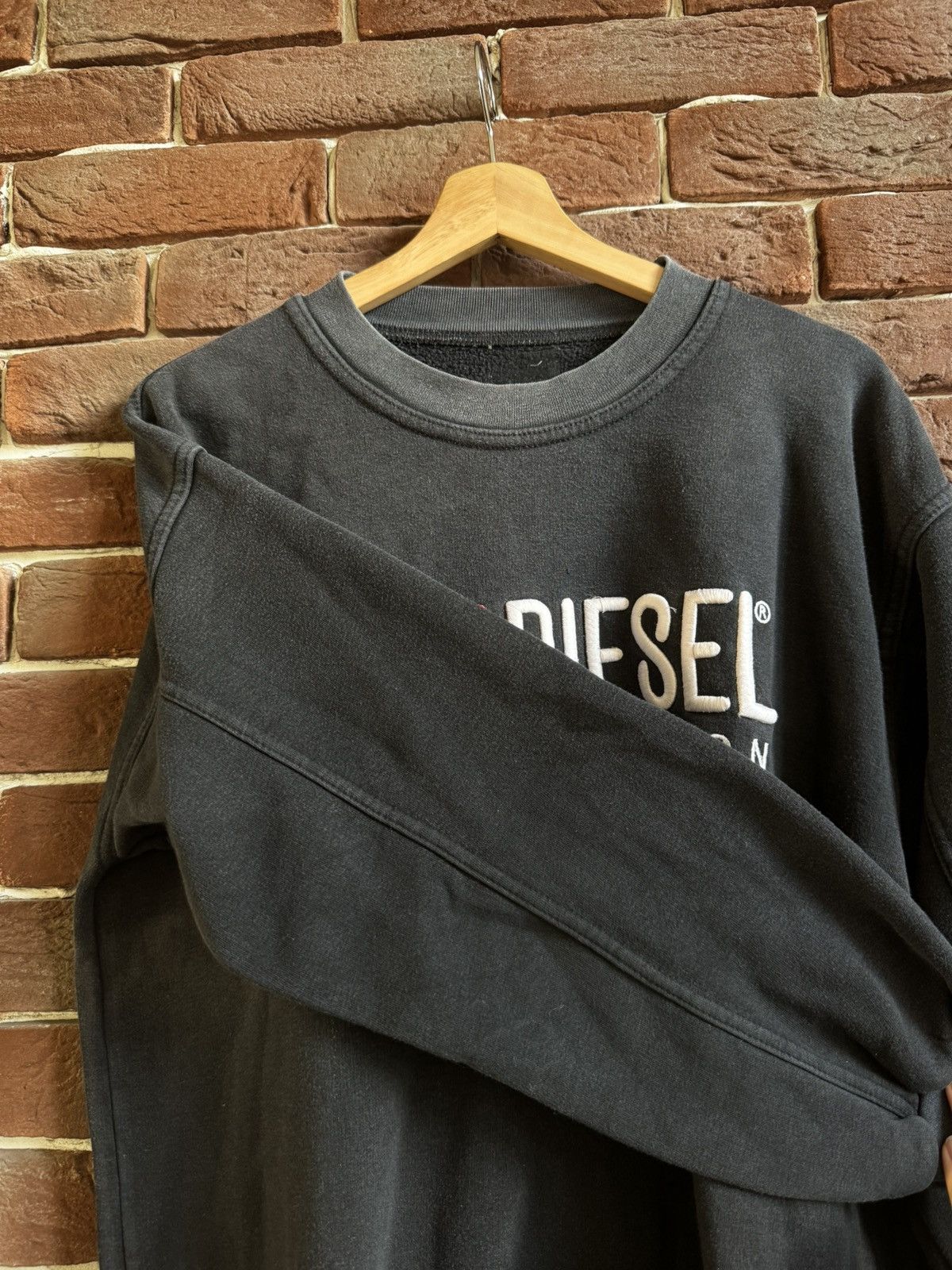 Diesel Diesel sweatshirt vintage big logo crew neck black 90s Size US M / EU 48-50 / 2 - 6 Thumbnail