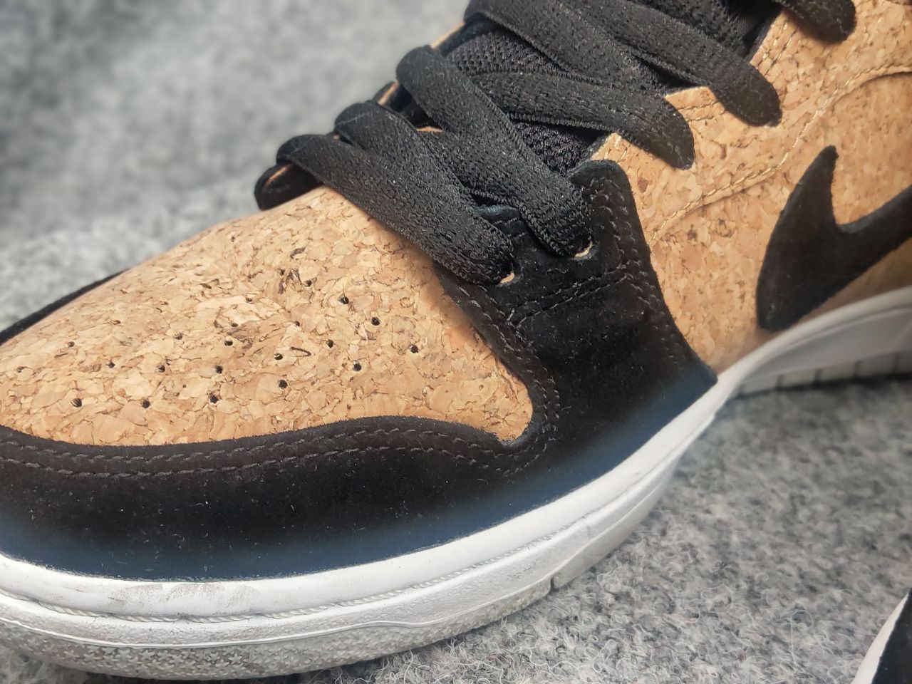 Nike Rare Nike SB Dunk High Premium SB Cork Authentic Sneakers Size US 10 / EU 43 - 18 Thumbnail