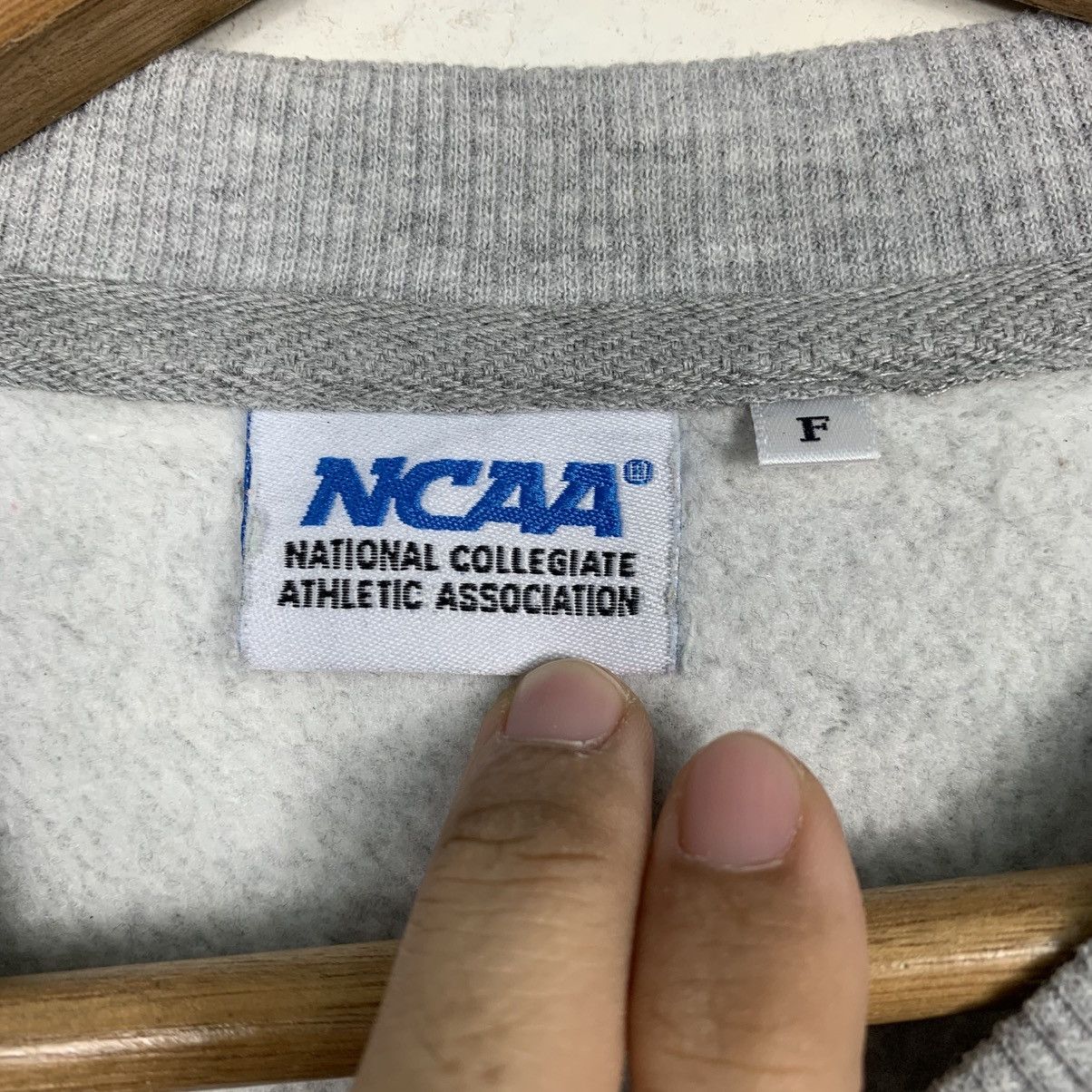 Japanese Brand NCAA Big Logo Crewneck Sweatshirt Size US M / EU 48-50 / 2 - 12 Thumbnail