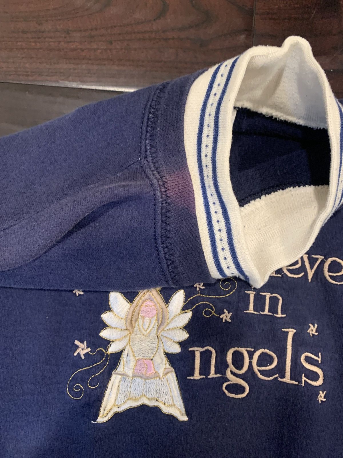 Fruit Of The Loom 90s I beleive in angles fruit of the loom crewneck Size US L / EU 52-54 / 3 - 5 Thumbnail