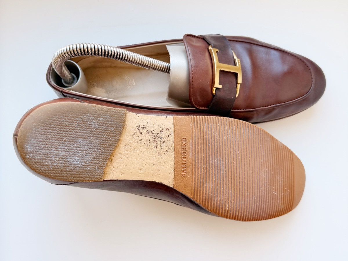 Tod's Tods Women Leather Brown Loafer Size 37 Big Gold Buckle Size US 7 / IT 37 - 8 Thumbnail