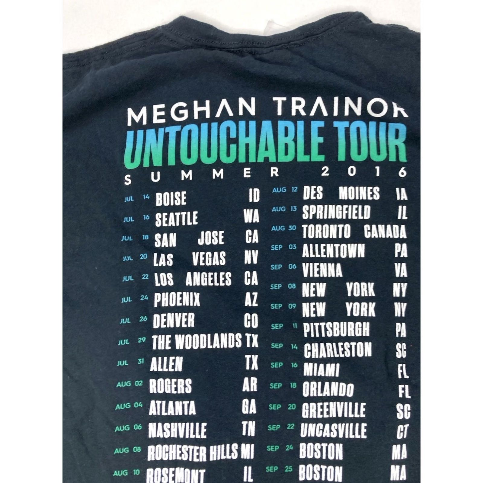 Gildan VINTAGE Meghan Trainor Untouchable Tour 2016 Crop Graphic T-shirt Women Small Music Shirt Adult XS/Size? Size S / US 4 / IT 40 - 4 Thumbnail