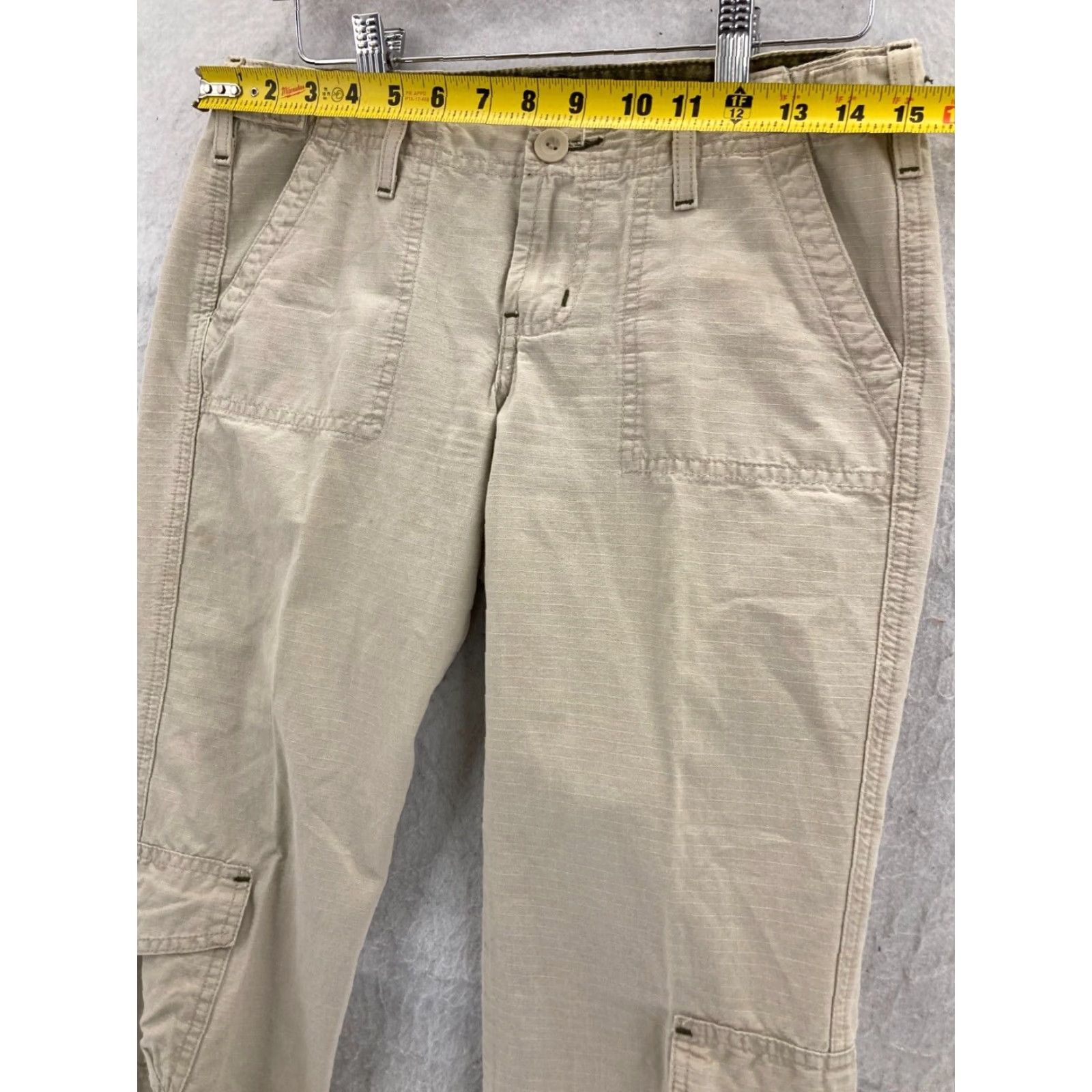 Vintage LEI Capri Pants Womens Cropped Low Waist Beige 100% Cotton Straight Leg 21in Inseam Pants Womens Size 25" / US 0 / IT 36 - 2 Thumbnail