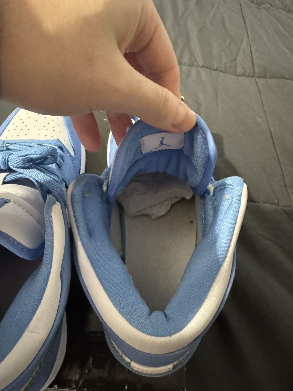 Jordan Brand Air Jordan 1 Retro Alpha ‘White University Blue’ (UNC) 2007 Size US 8.5 / EU 41-42 - 19 Thumbnail