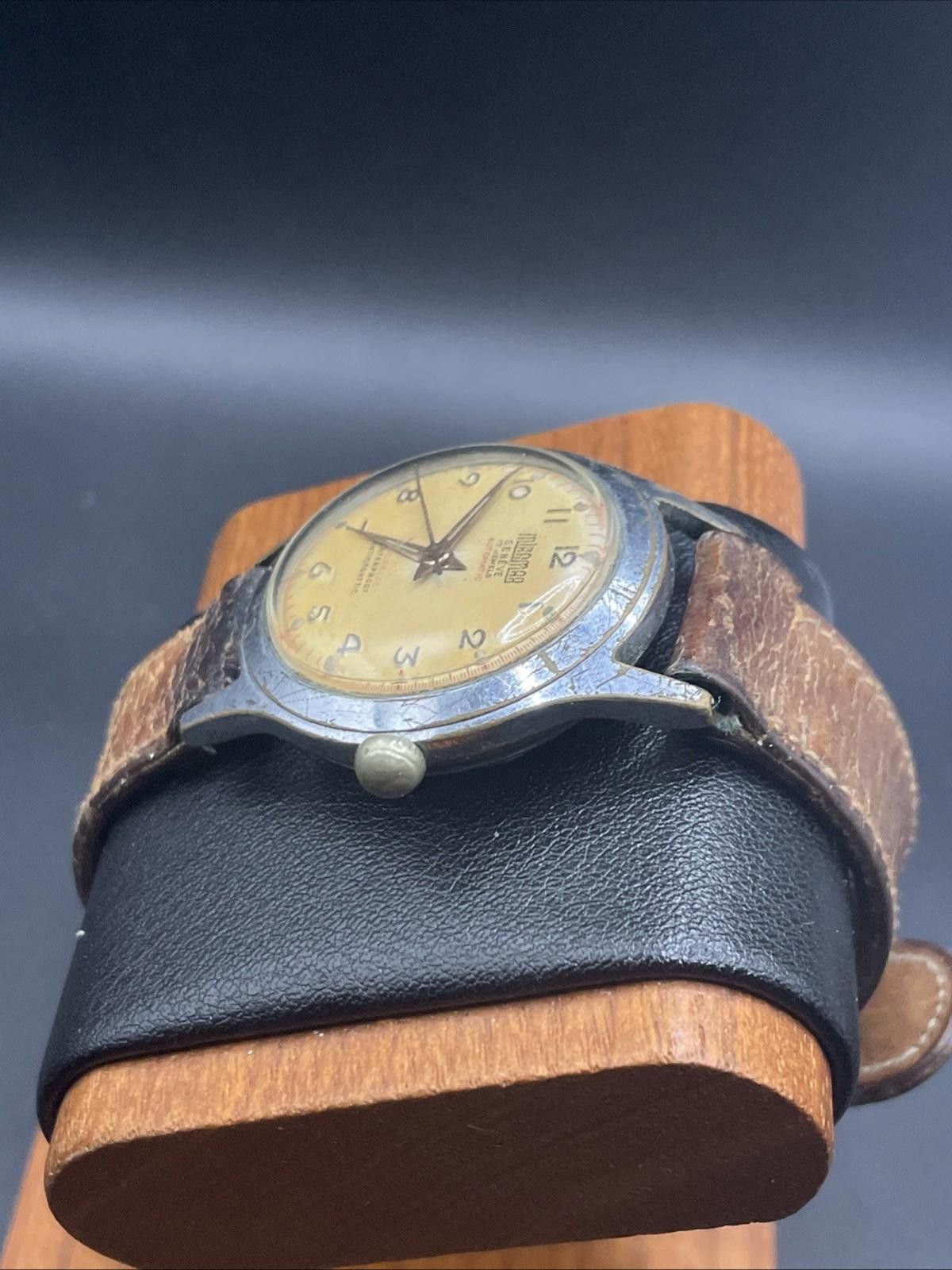 Geneva Vintage Miramar Geneve 17 Jewel Automatic Size ONE SIZE - 2 Thumbnail