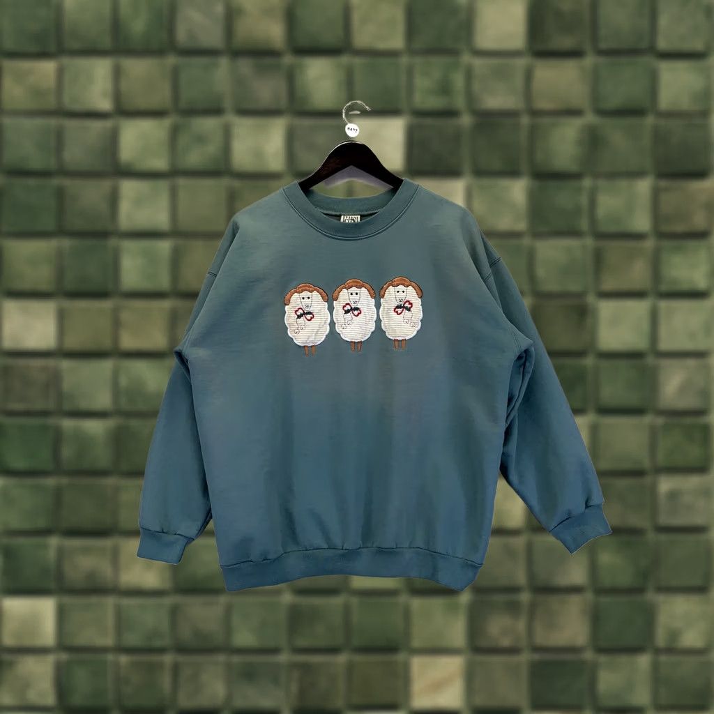 Vintage VINTAGE Viva City USA Womens Blue Green Holiday Sheep Sweatshirt M- Shirt Adult Womens Christmas 1990s Blue Green Holiday Sheep Sweatshirt Size M / US 6-8 / IT 42-44 - 1 Thumbnail