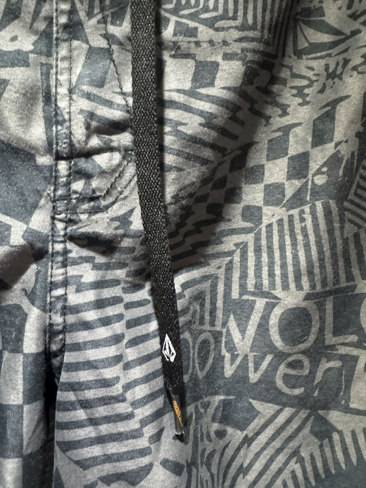 Volcom Vintage Volcom Surf Board Swim Shorts Dark Grey Black Y2k Size US 30 / EU 46 - 2 Thumbnail