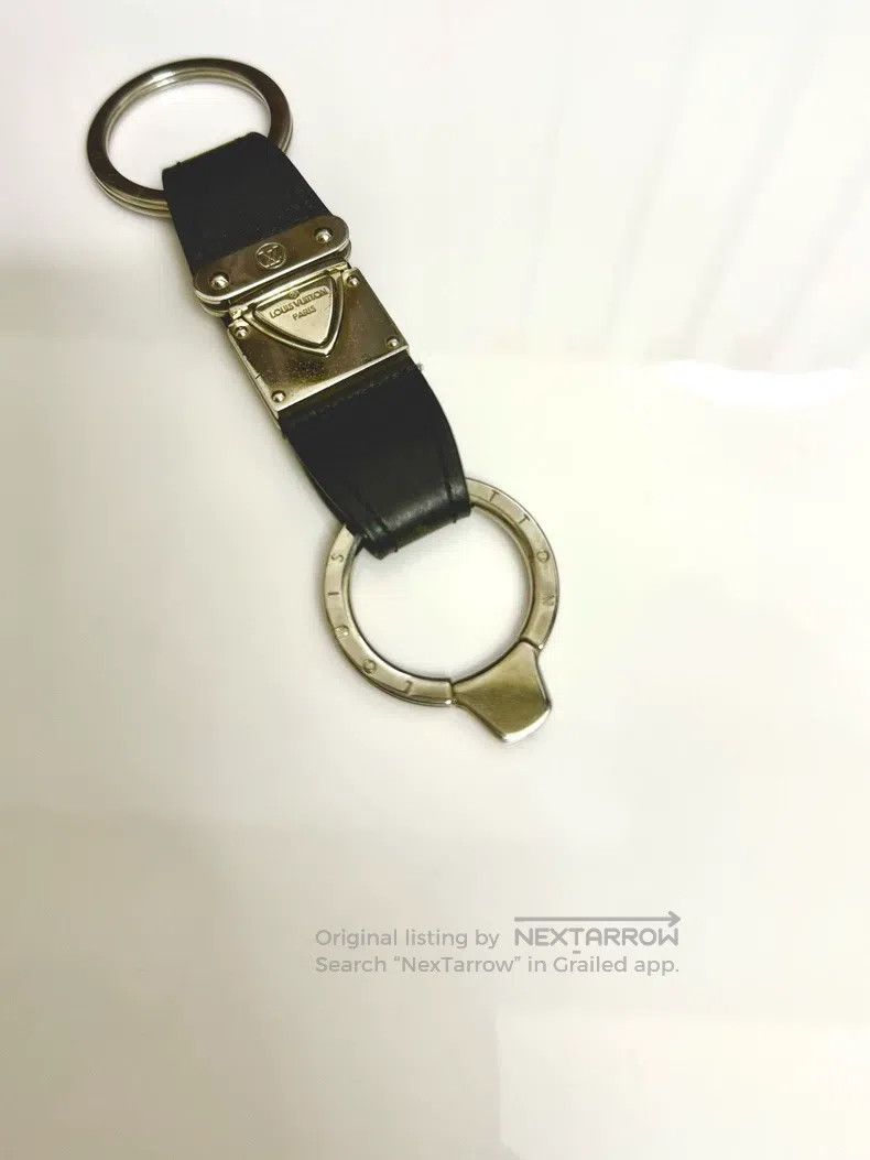Louis Vuitton Louis Vuitton Black Cowhide with Silver Lock Keychain Acce Size ONE SIZE - 2 Thumbnail